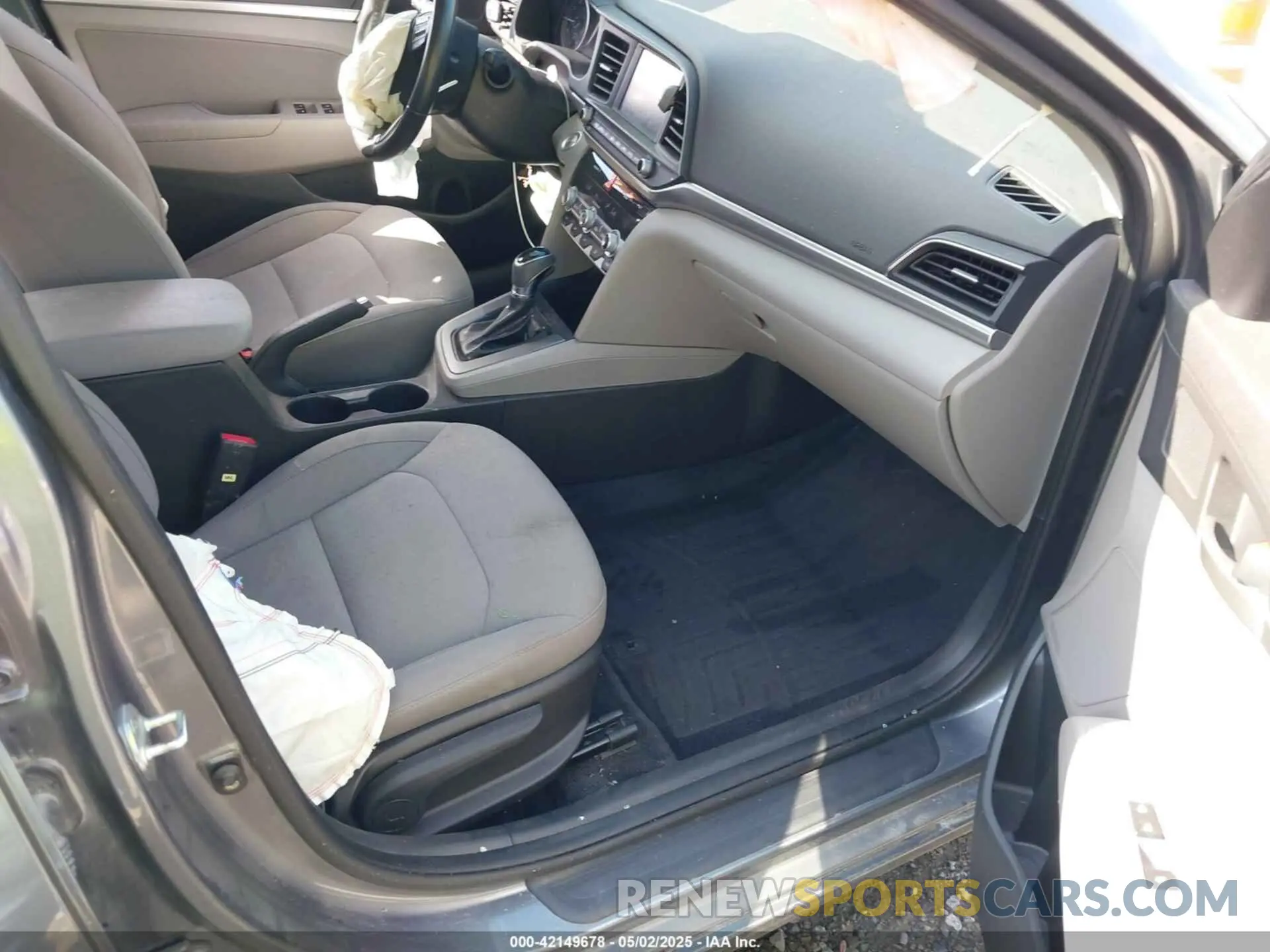 5 Photograph of a damaged car KMHD84LF1KU818927 HYUNDAI ELANTRA 2019
