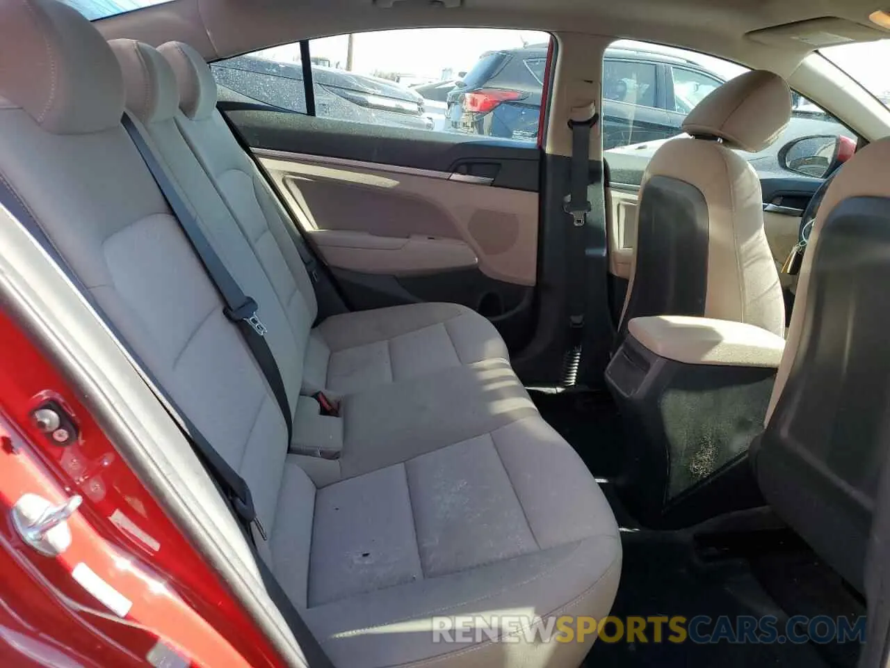 10 Photograph of a damaged car KMHD84LF1KU886757 HYUNDAI ELANTRA 2019