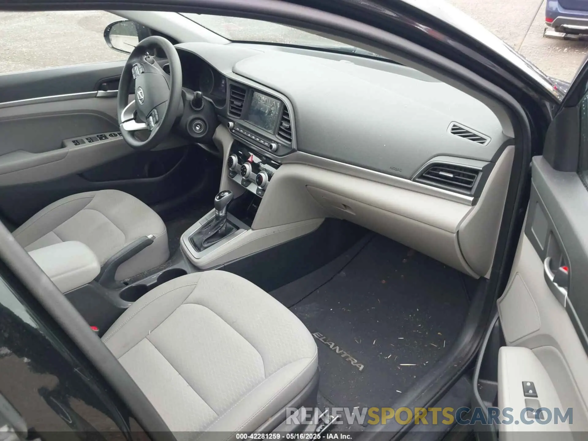 5 Photograph of a damaged car KMHD84LF2KU797912 HYUNDAI ELANTRA 2019