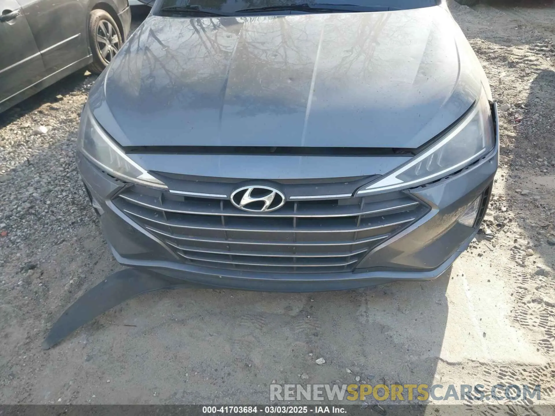 11 Photograph of a damaged car KMHD84LF2KU823697 HYUNDAI ELANTRA 2019
