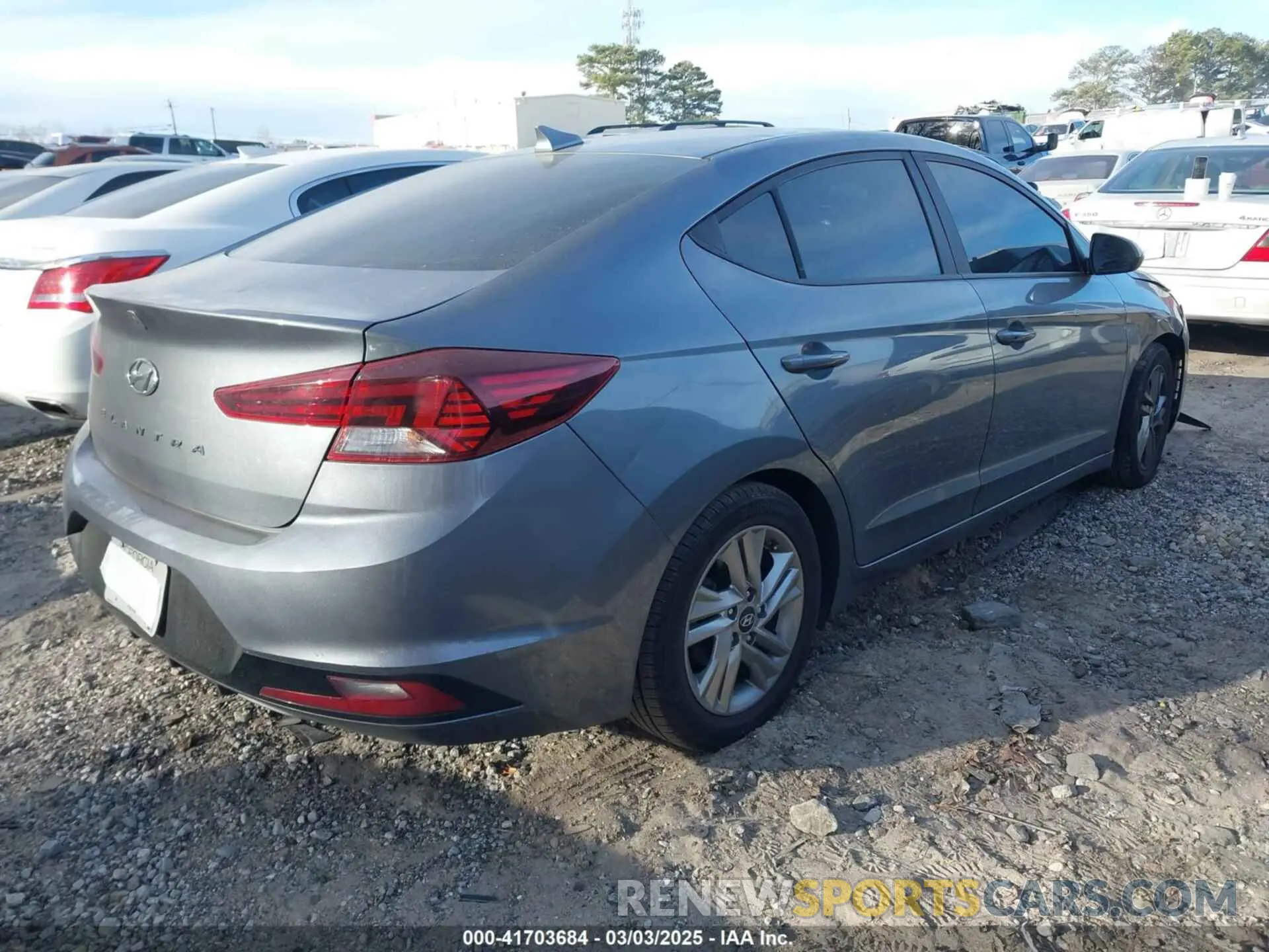 4 Photograph of a damaged car KMHD84LF2KU823697 HYUNDAI ELANTRA 2019