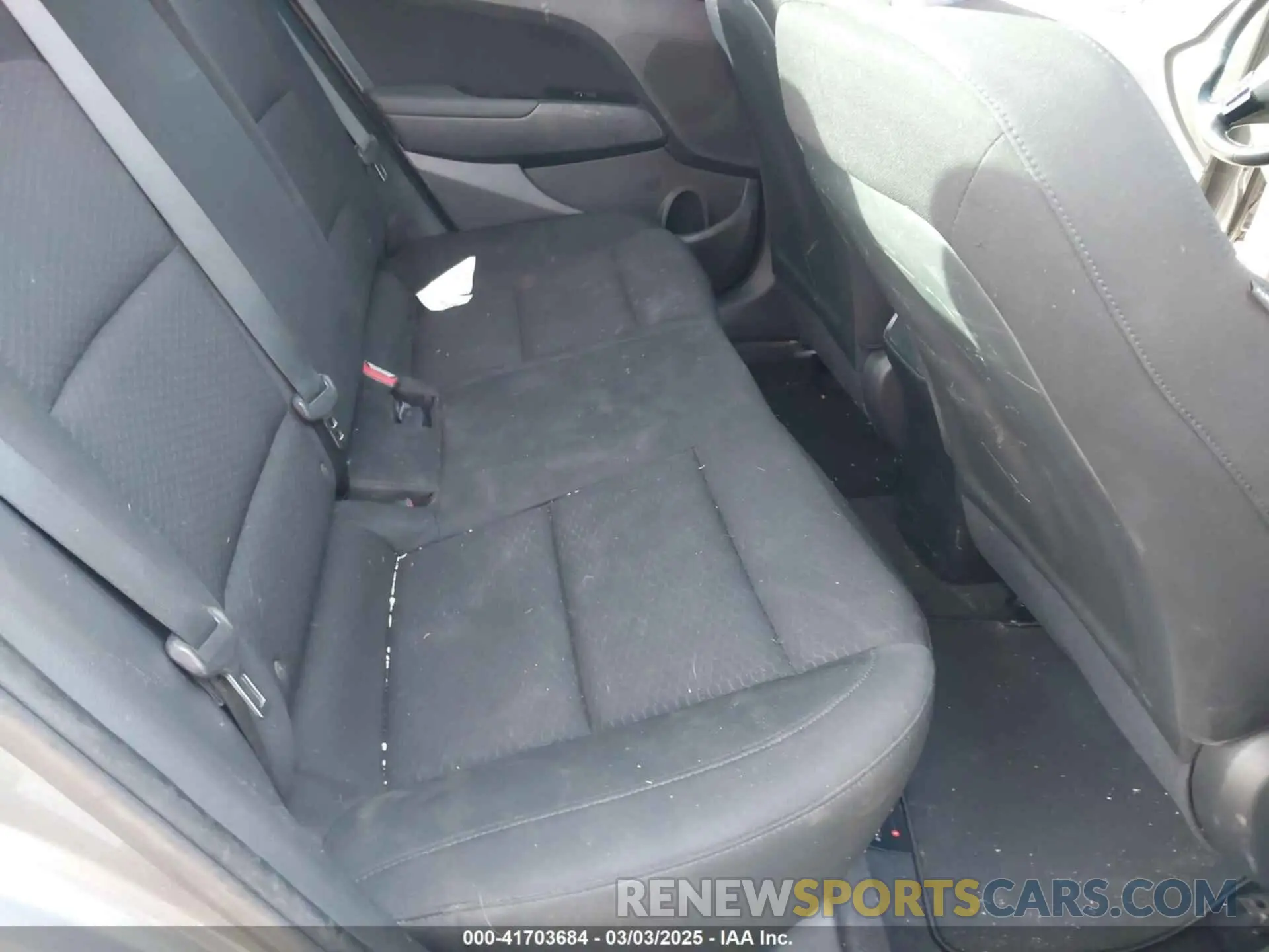 8 Photograph of a damaged car KMHD84LF2KU823697 HYUNDAI ELANTRA 2019