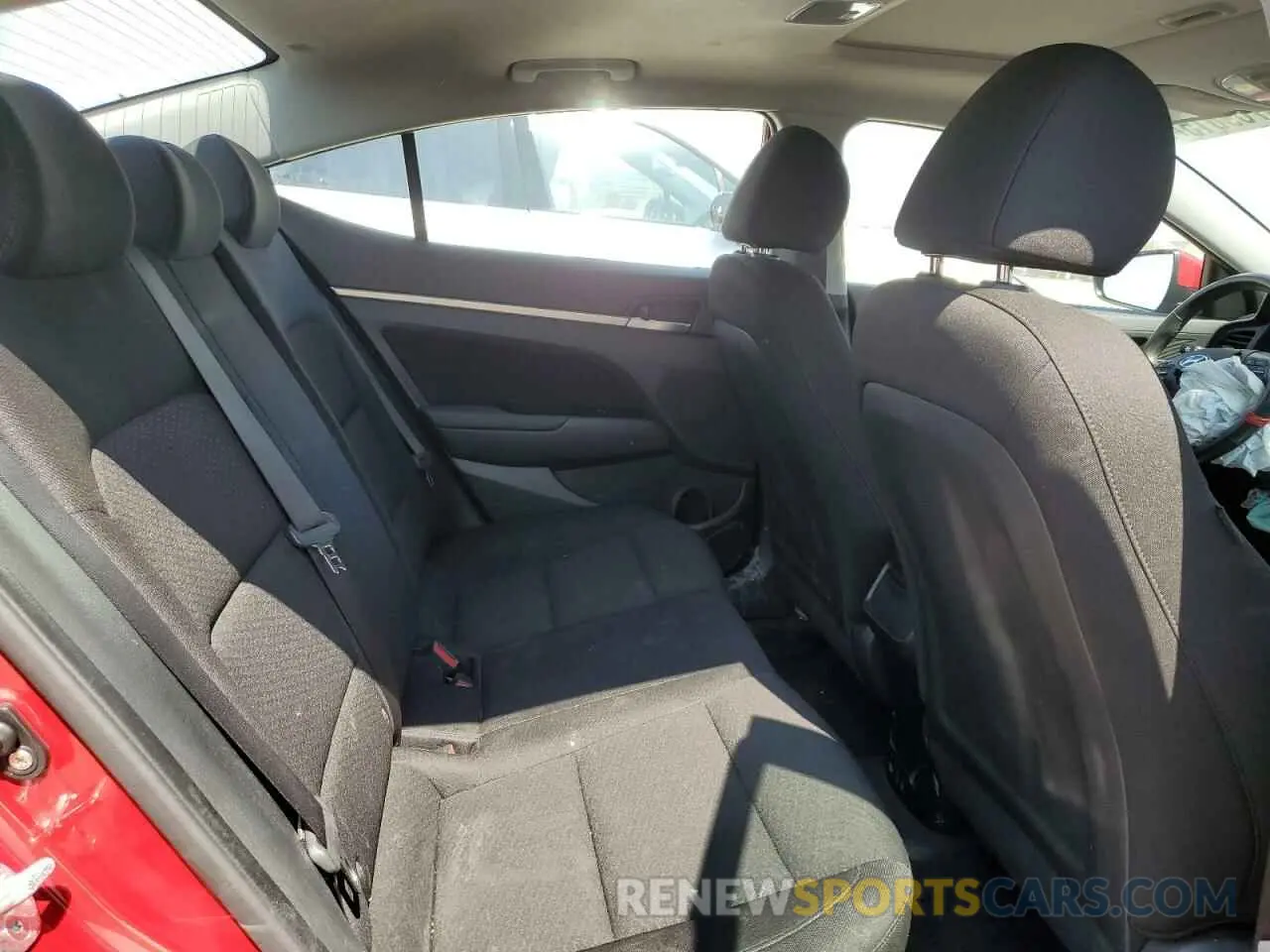 10 Photograph of a damaged car KMHD84LF2KU874715 HYUNDAI ELANTRA 2019