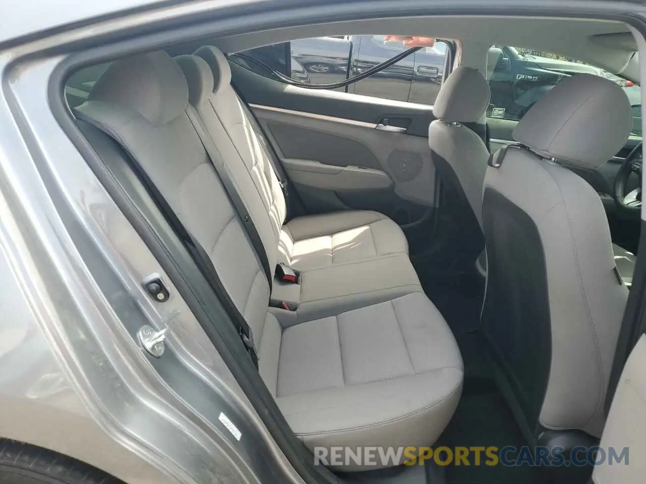 10 Photograph of a damaged car KMHD84LF2KU877758 HYUNDAI ELANTRA 2019