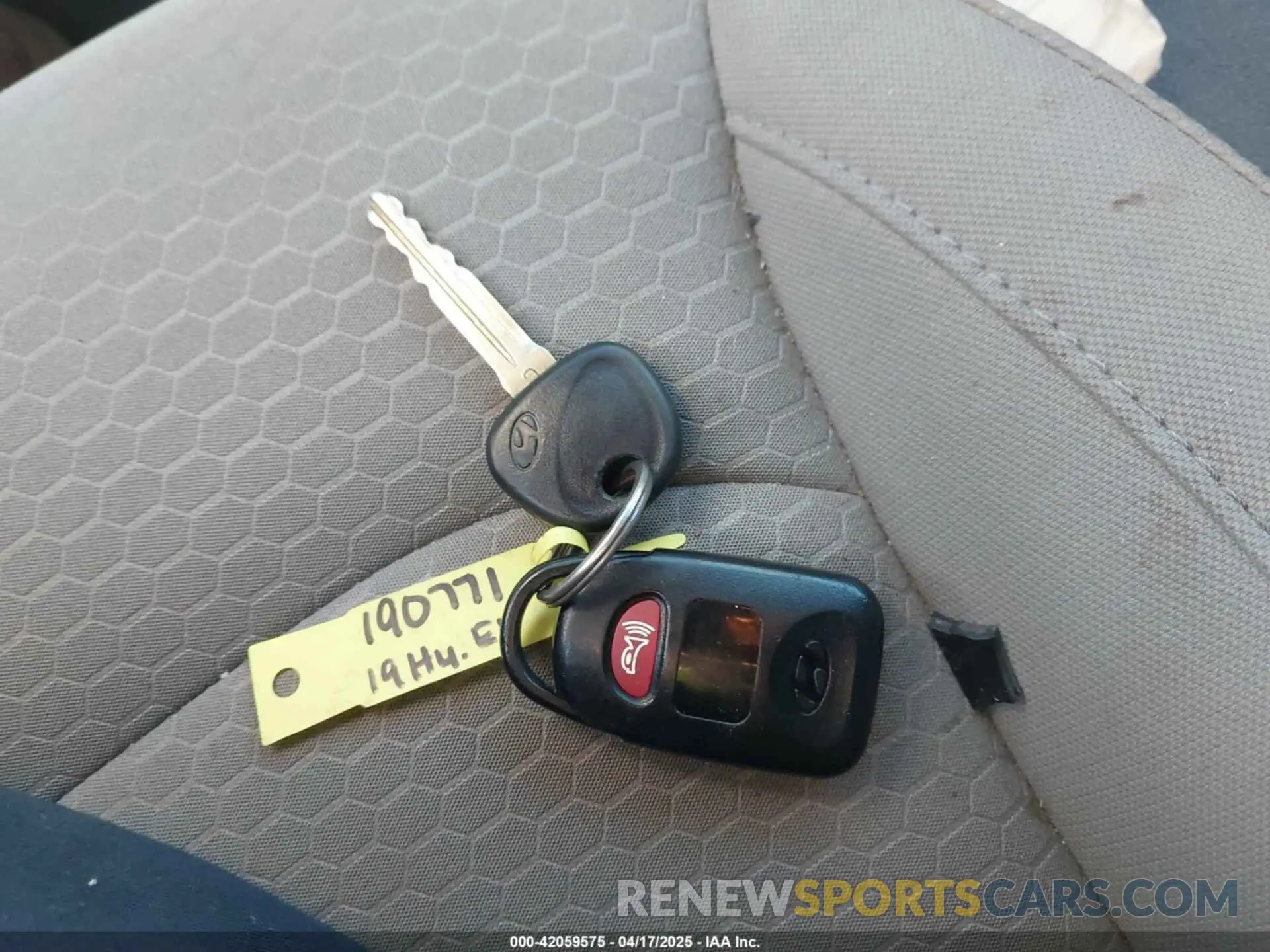 11 Photograph of a damaged car KMHD84LF3KU741087 HYUNDAI ELANTRA 2019