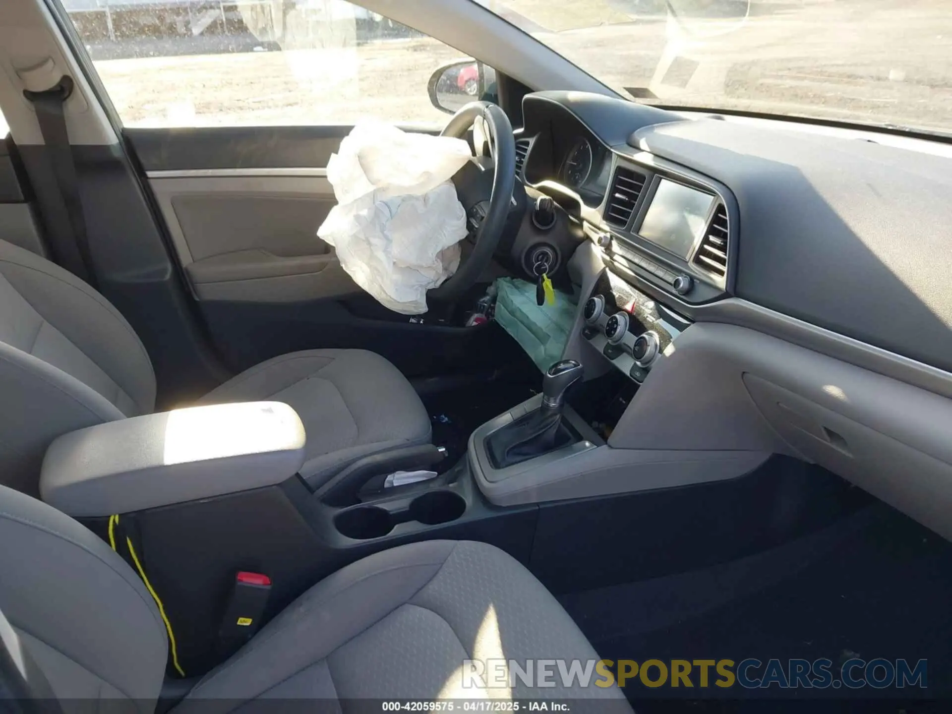 5 Photograph of a damaged car KMHD84LF3KU741087 HYUNDAI ELANTRA 2019