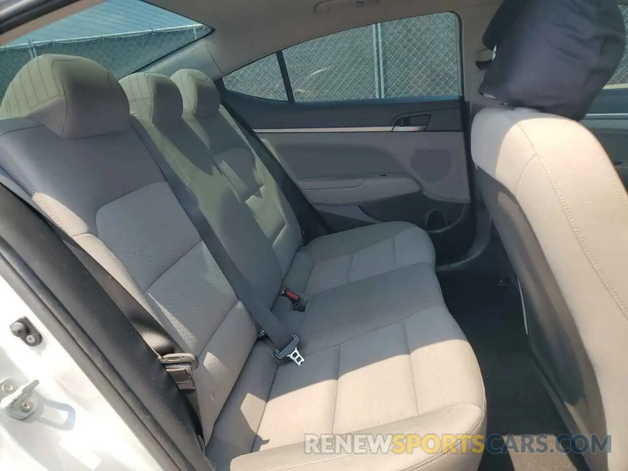 10 Photograph of a damaged car KMHD84LF3KU759136 HYUNDAI ELANTRA 2019
