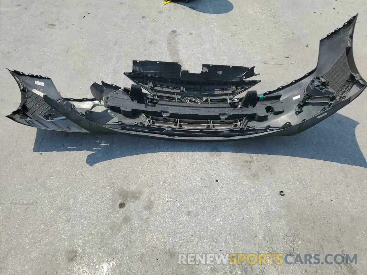 12 Photograph of a damaged car KMHD84LF3KU759136 HYUNDAI ELANTRA 2019