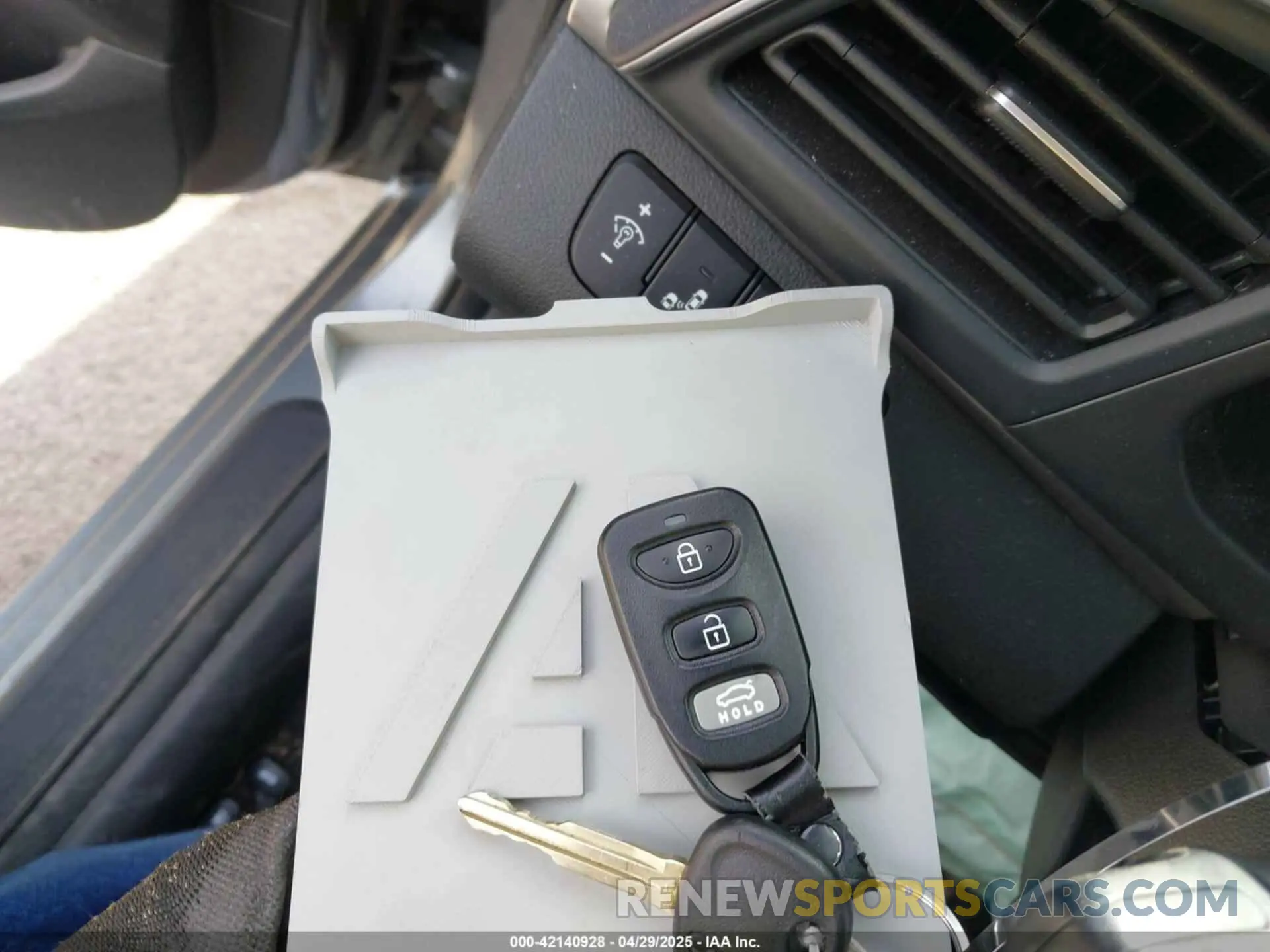 11 Photograph of a damaged car KMHD84LF3KU761288 HYUNDAI ELANTRA 2019
