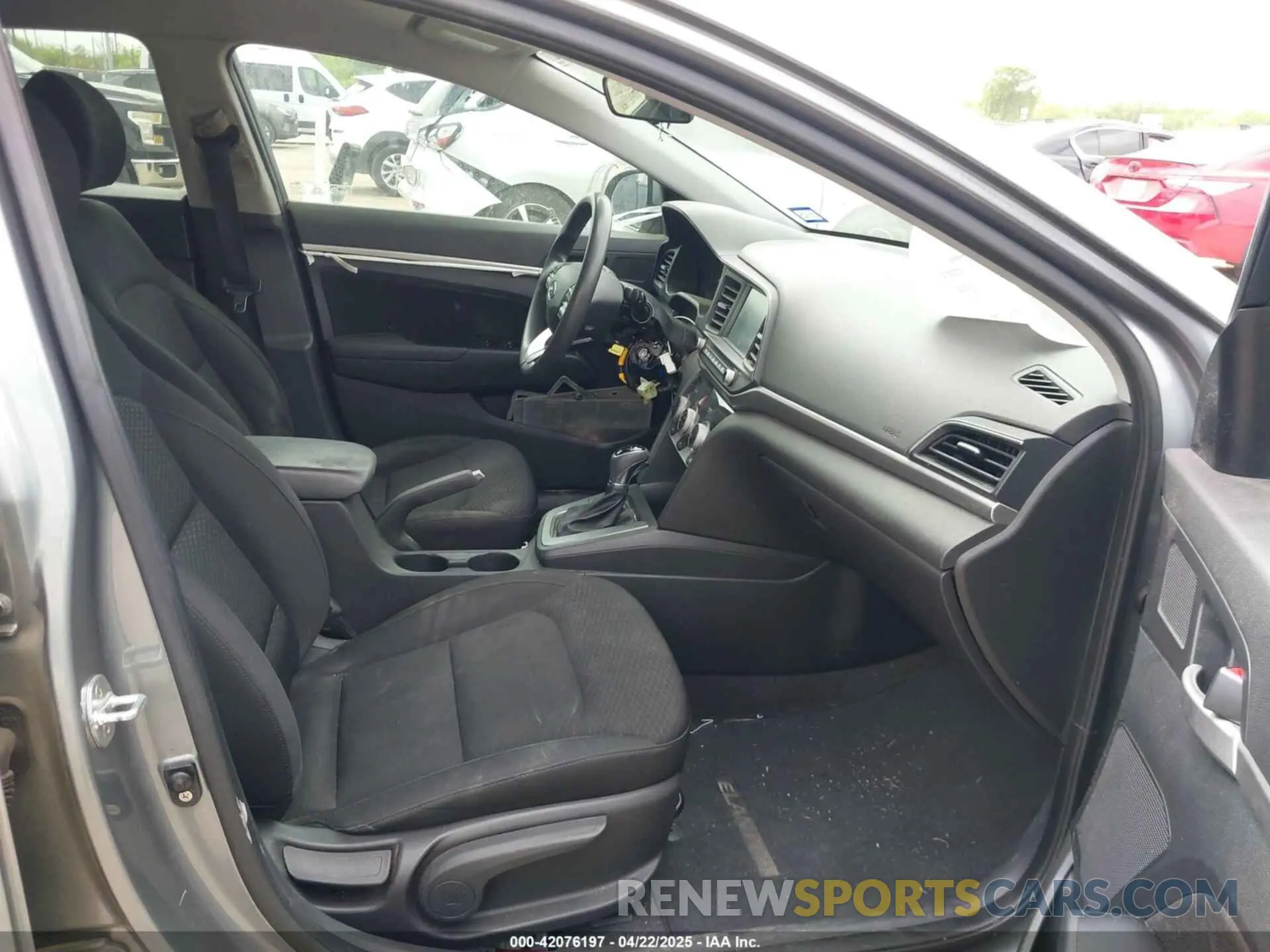 5 Photograph of a damaged car KMHD84LF3KU772775 HYUNDAI ELANTRA 2019