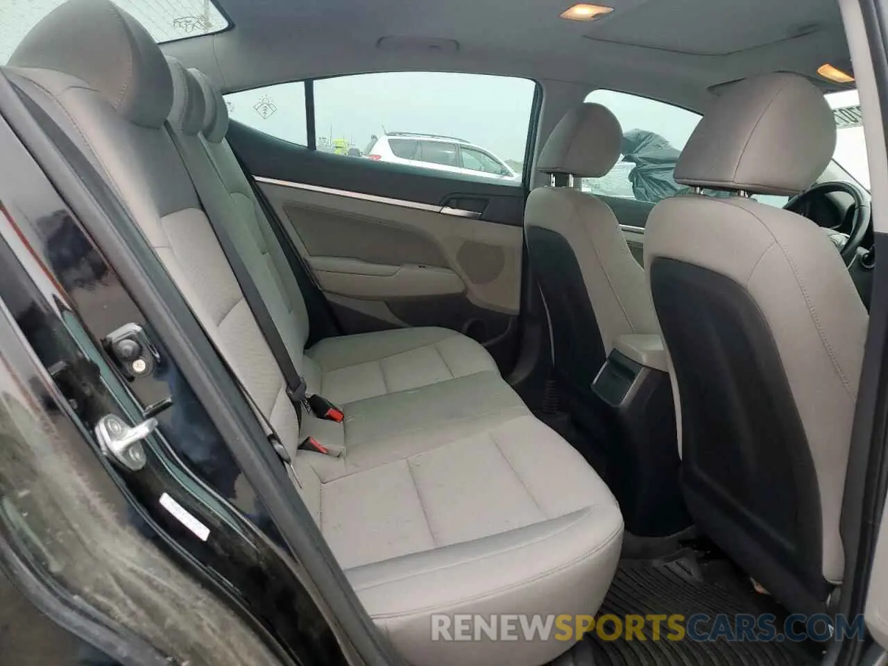 10 Photograph of a damaged car KMHD84LF3KU784134 HYUNDAI ELANTRA 2019