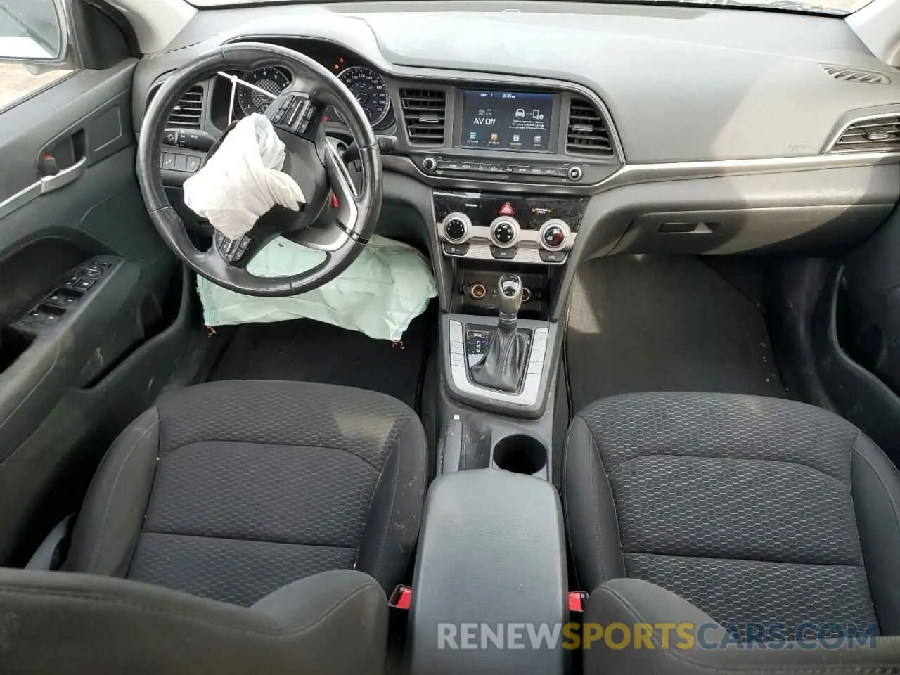 8 Photograph of a damaged car KMHD84LF3KU791570 HYUNDAI ELANTRA 2019