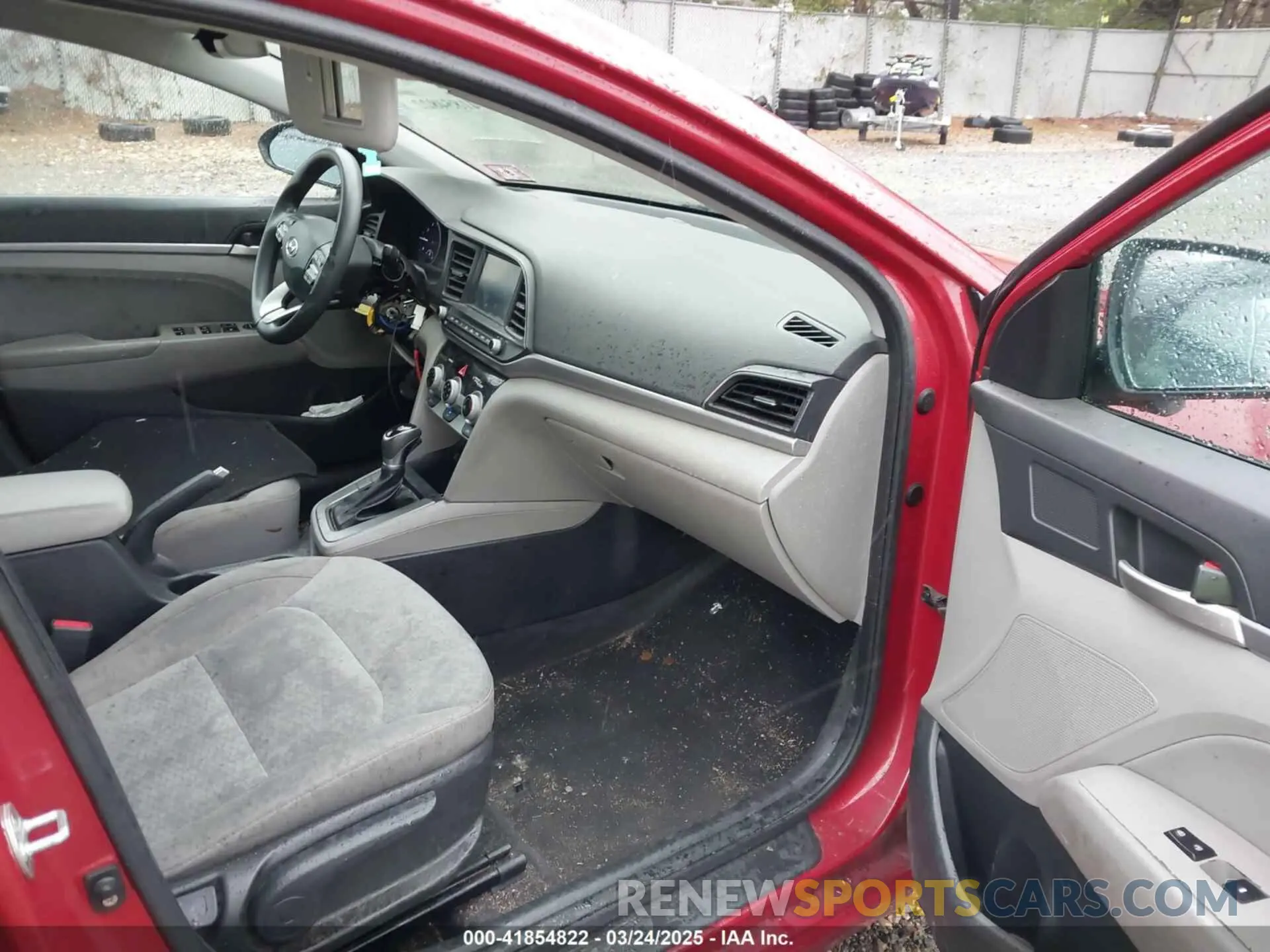 5 Photograph of a damaged car KMHD84LF4KU749537 HYUNDAI ELANTRA 2019