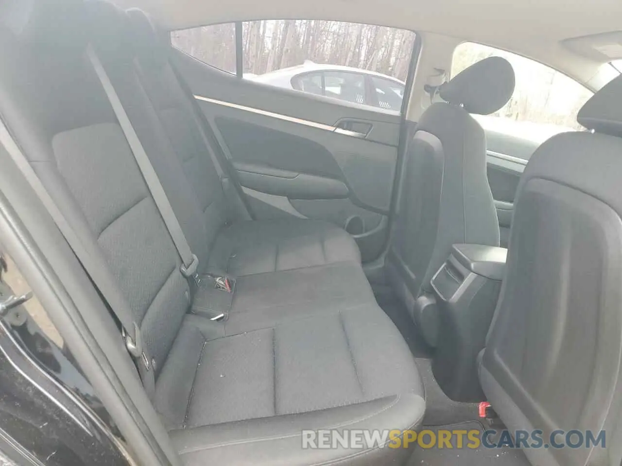 10 Photograph of a damaged car KMHD84LF4KU768282 HYUNDAI ELANTRA 2019