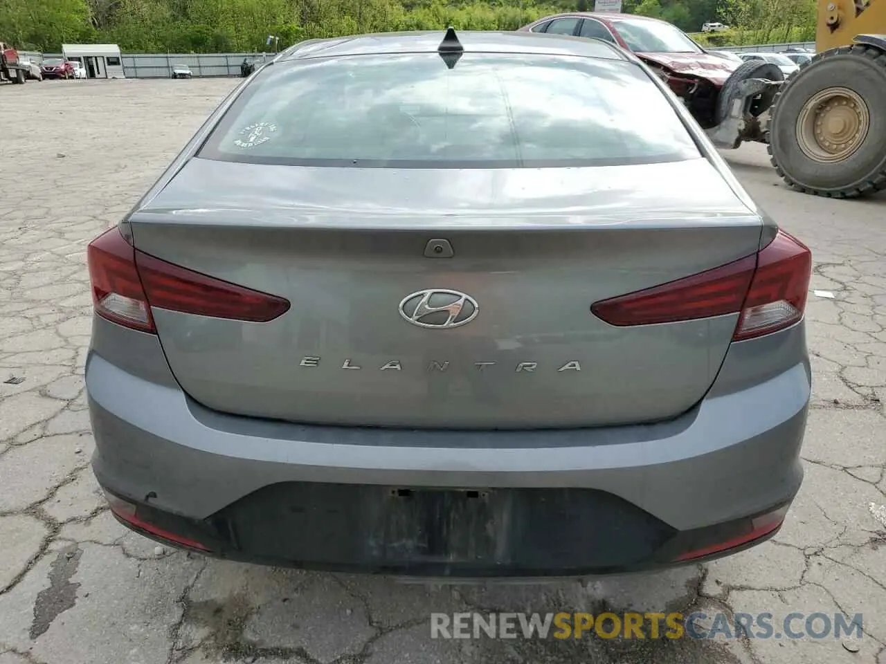 6 Photograph of a damaged car KMHD84LF4KU770078 HYUNDAI ELANTRA 2019