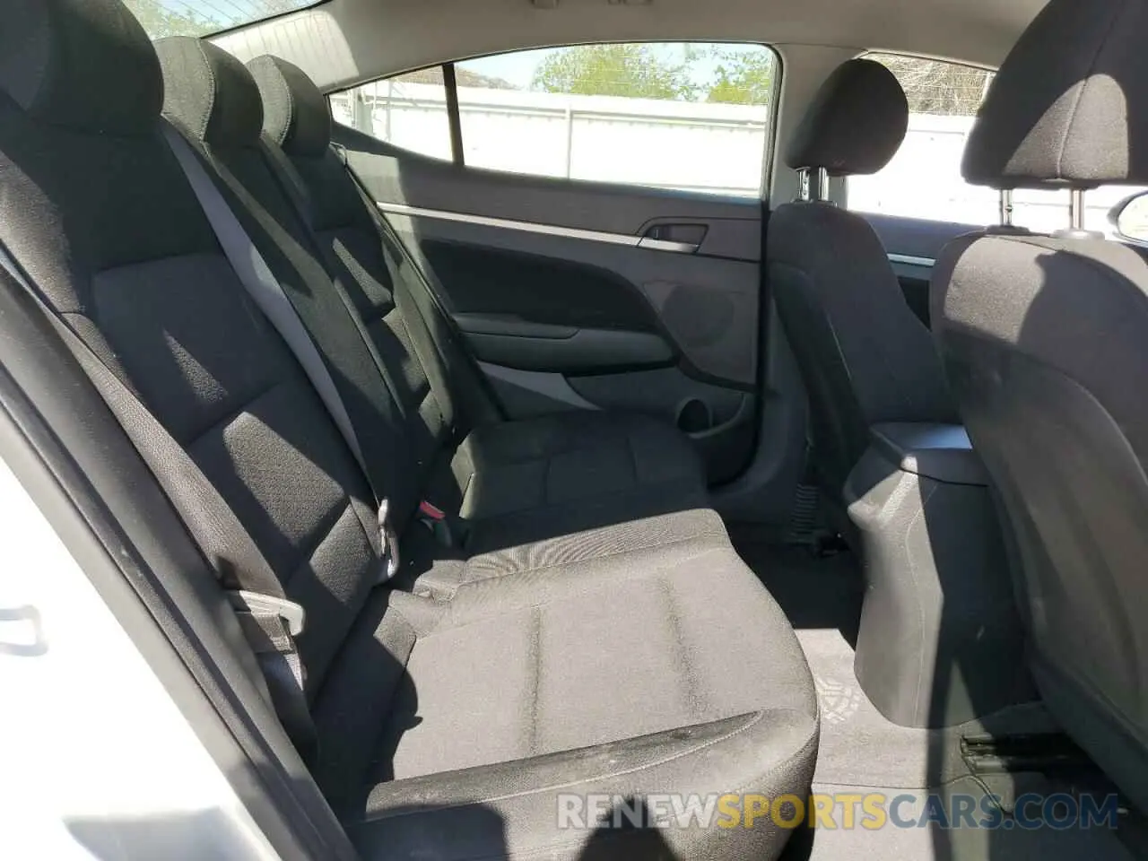 10 Photograph of a damaged car KMHD84LF4KU772882 HYUNDAI ELANTRA 2019