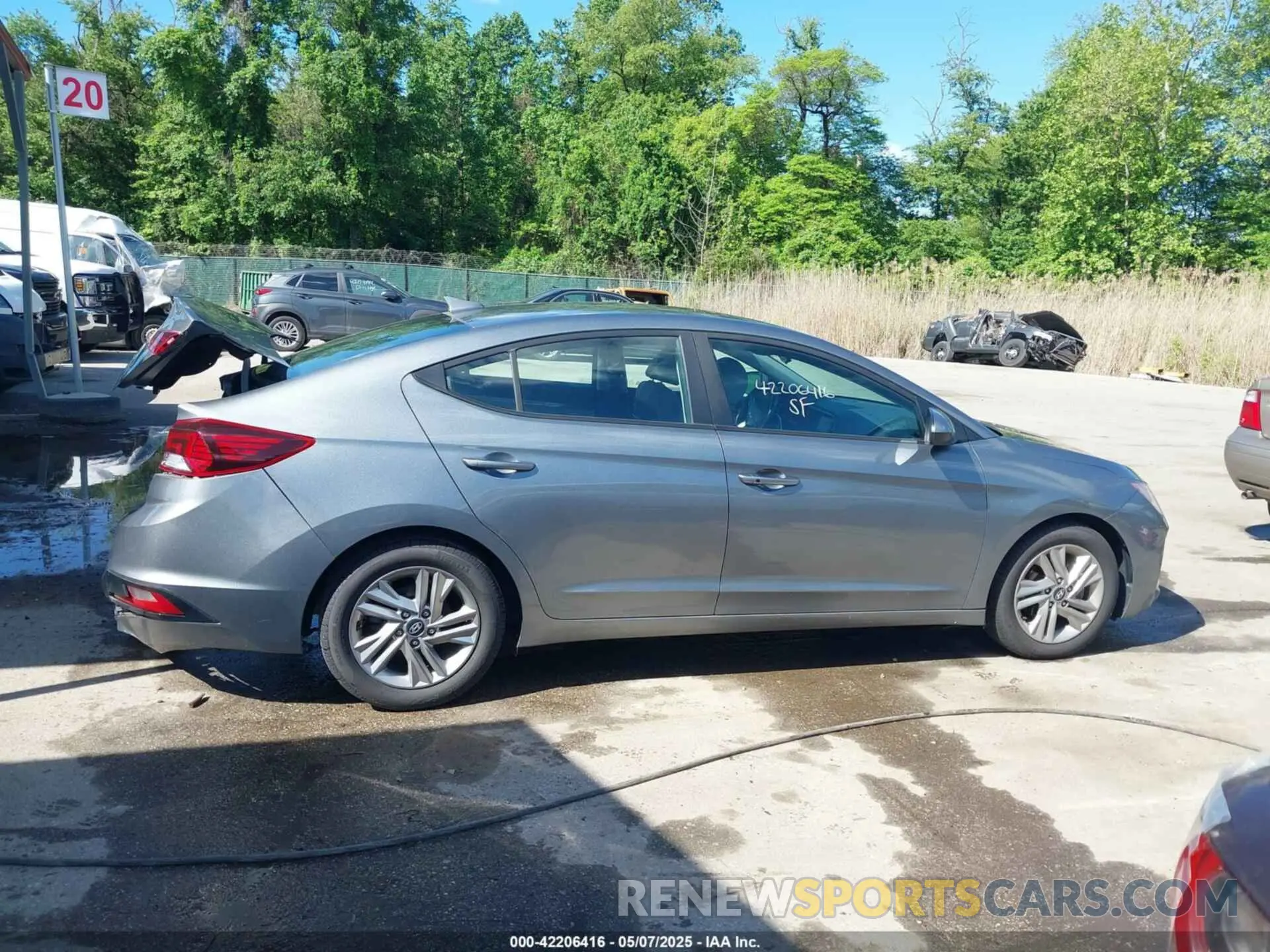 14 Photograph of a damaged car KMHD84LF4KU816525 HYUNDAI ELANTRA 2019