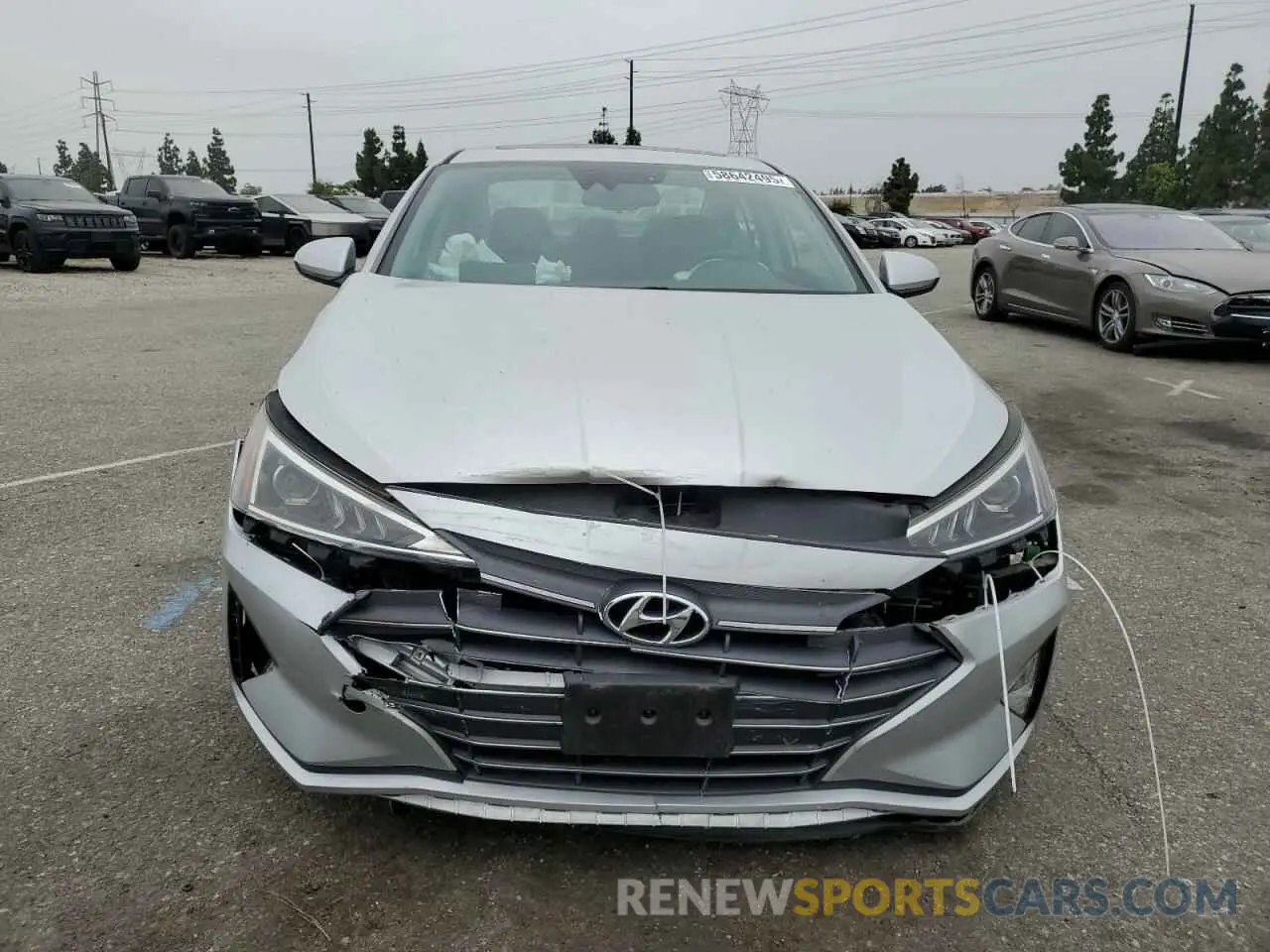 5 Photograph of a damaged car KMHD84LF4KU846558 HYUNDAI ELANTRA 2019