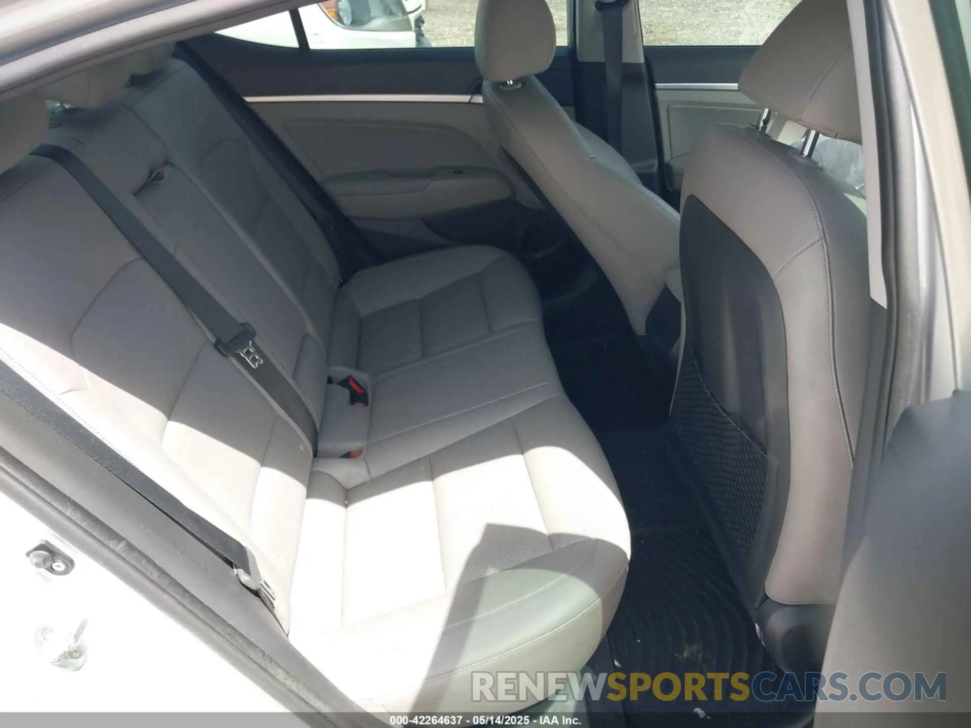 8 Photograph of a damaged car KMHD84LF4KU864915 HYUNDAI ELANTRA 2019