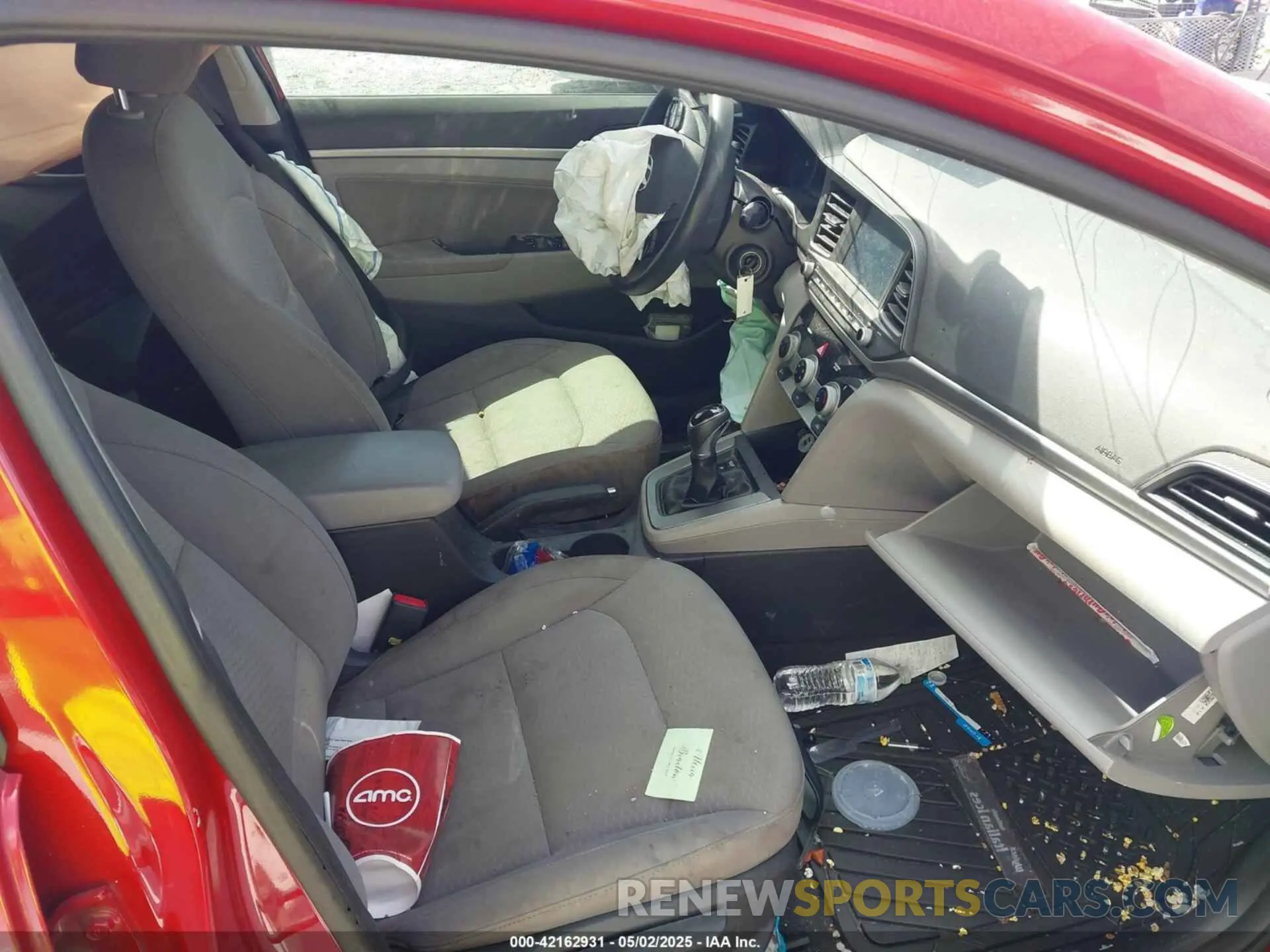5 Photograph of a damaged car KMHD84LF5KU741477 HYUNDAI ELANTRA 2019