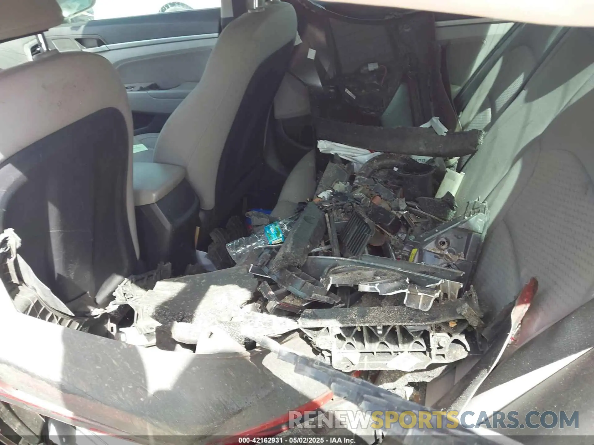 8 Photograph of a damaged car KMHD84LF5KU741477 HYUNDAI ELANTRA 2019