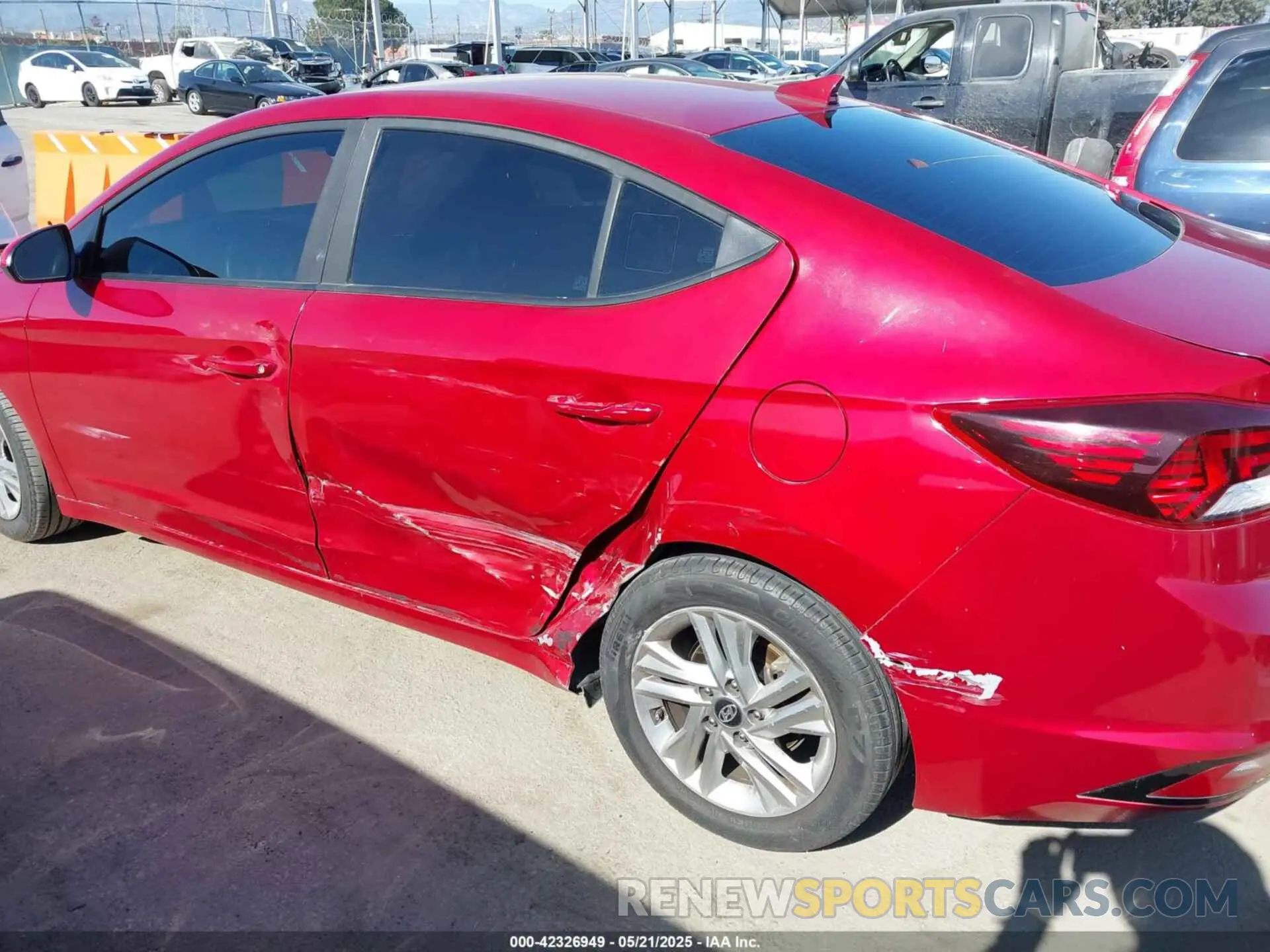6 Photograph of a damaged car KMHD84LF5KU742399 HYUNDAI ELANTRA 2019