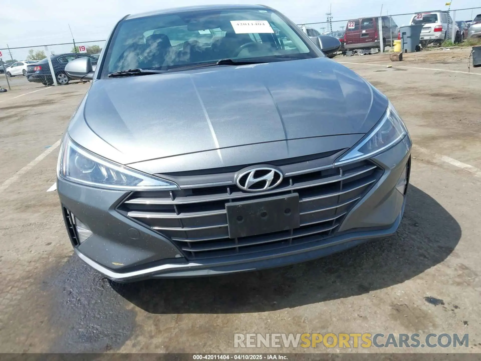 12 Photograph of a damaged car KMHD84LF5KU752284 HYUNDAI ELANTRA 2019
