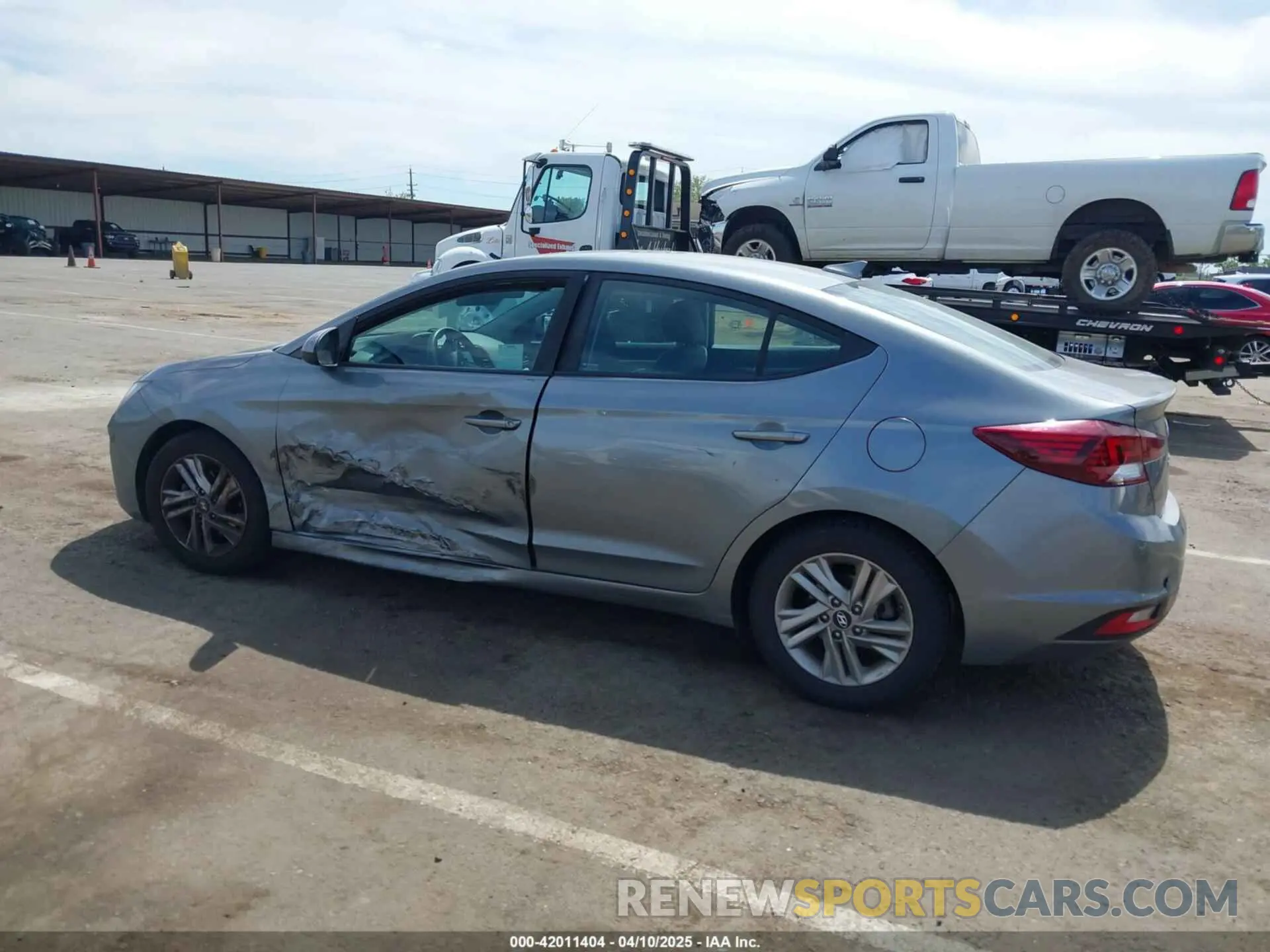 14 Photograph of a damaged car KMHD84LF5KU752284 HYUNDAI ELANTRA 2019