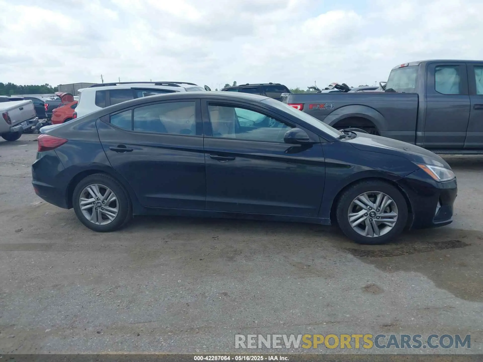 14 Photograph of a damaged car KMHD84LF5KU786869 HYUNDAI ELANTRA 2019