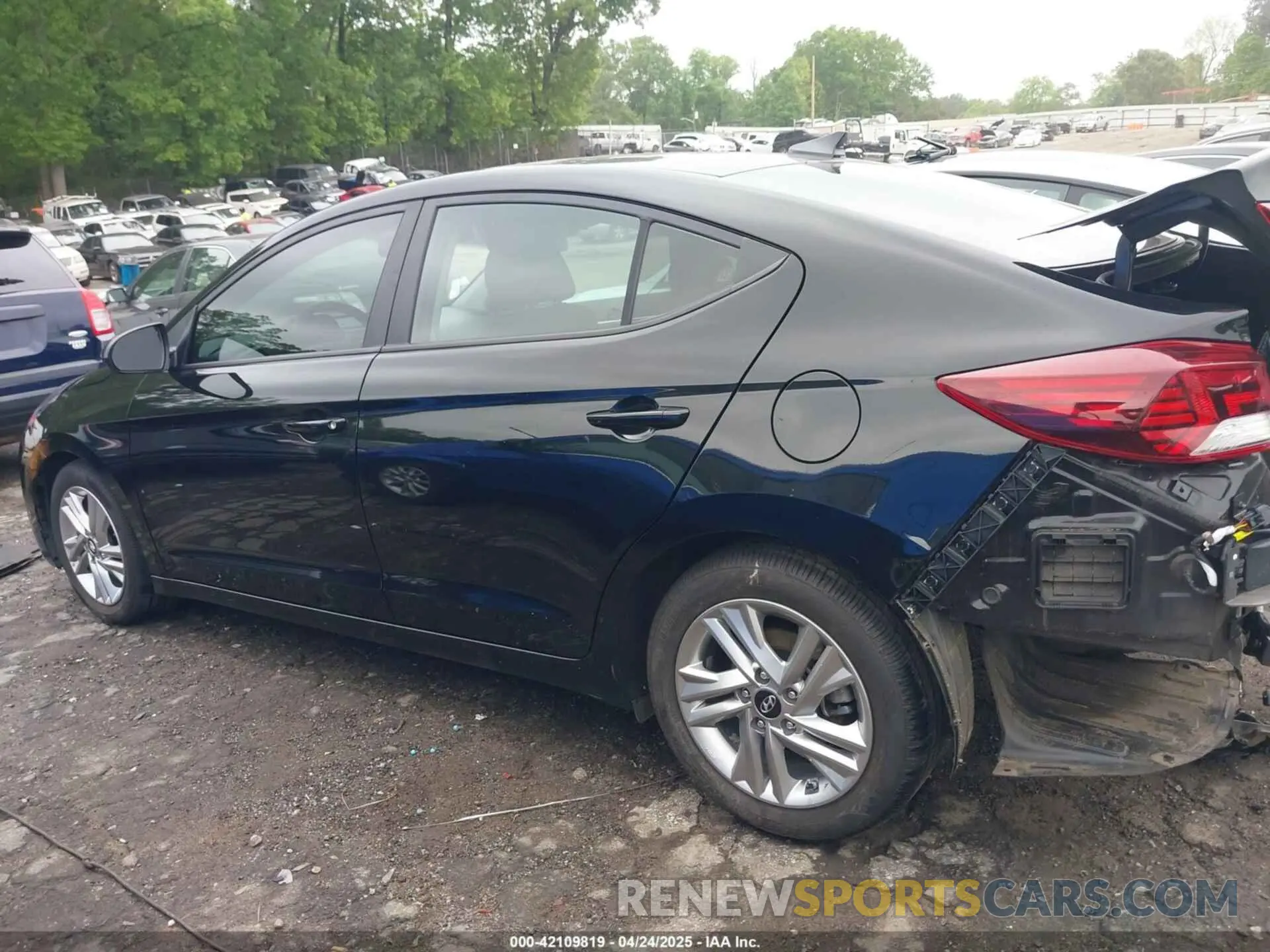 14 Photograph of a damaged car KMHD84LF5KU879097 HYUNDAI ELANTRA 2019