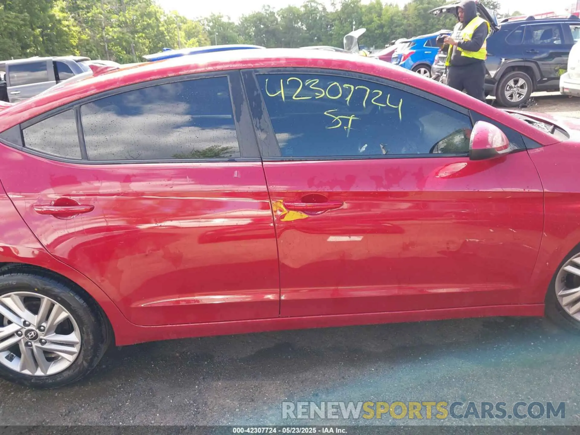 14 Photograph of a damaged car KMHD84LF6KU747420 HYUNDAI ELANTRA 2019
