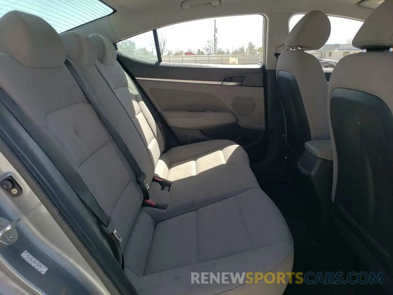 10 Photograph of a damaged car KMHD84LF6KU768851 HYUNDAI ELANTRA 2019