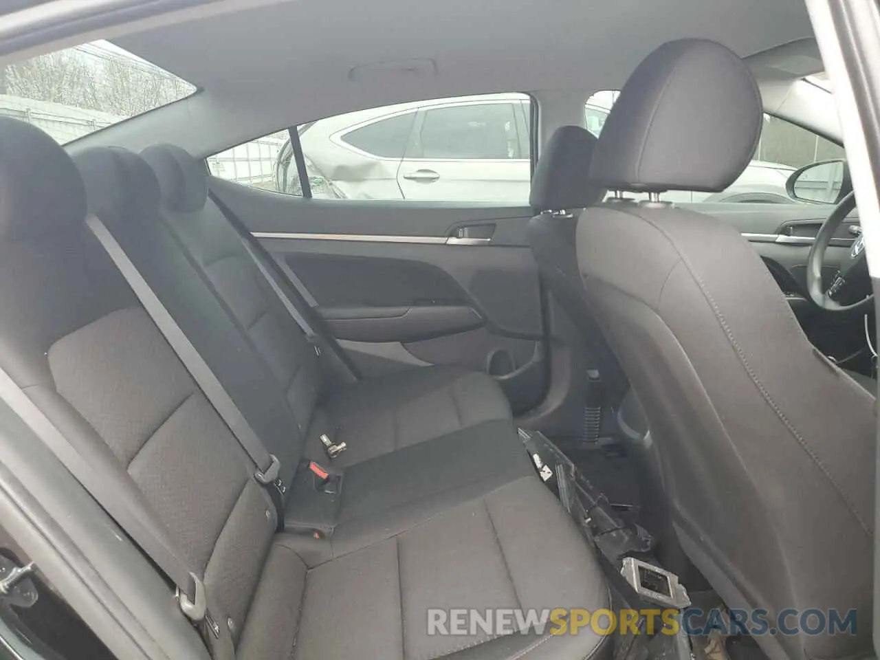 10 Photograph of a damaged car KMHD84LF6KU784368 HYUNDAI ELANTRA 2019