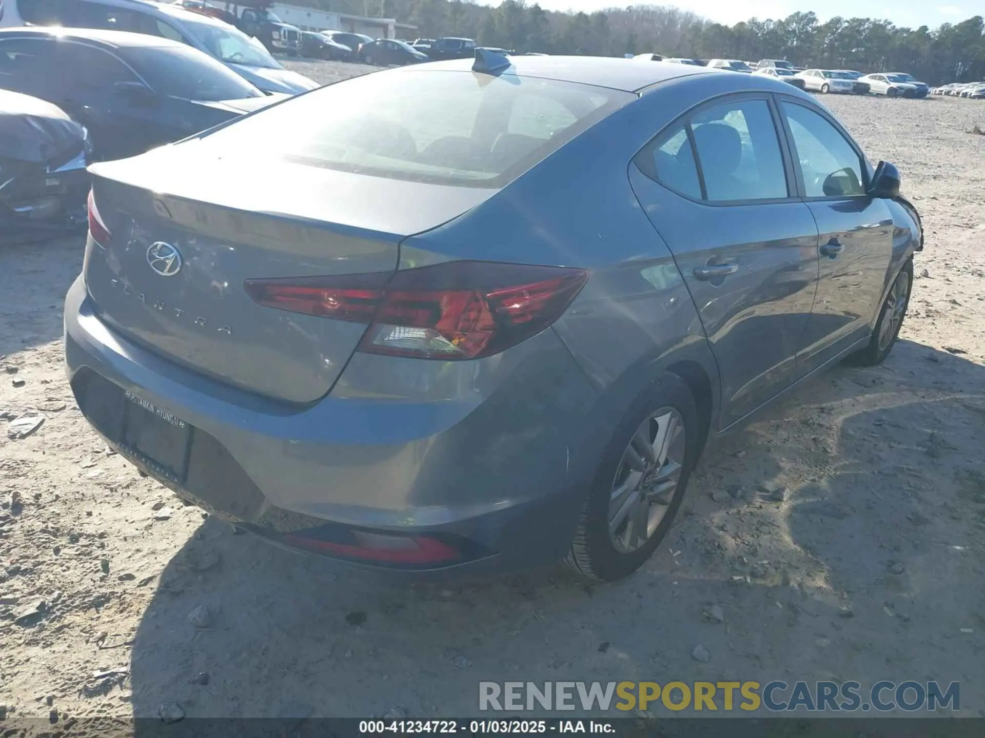 4 Photograph of a damaged car KMHD84LF6KU830703 HYUNDAI ELANTRA 2019