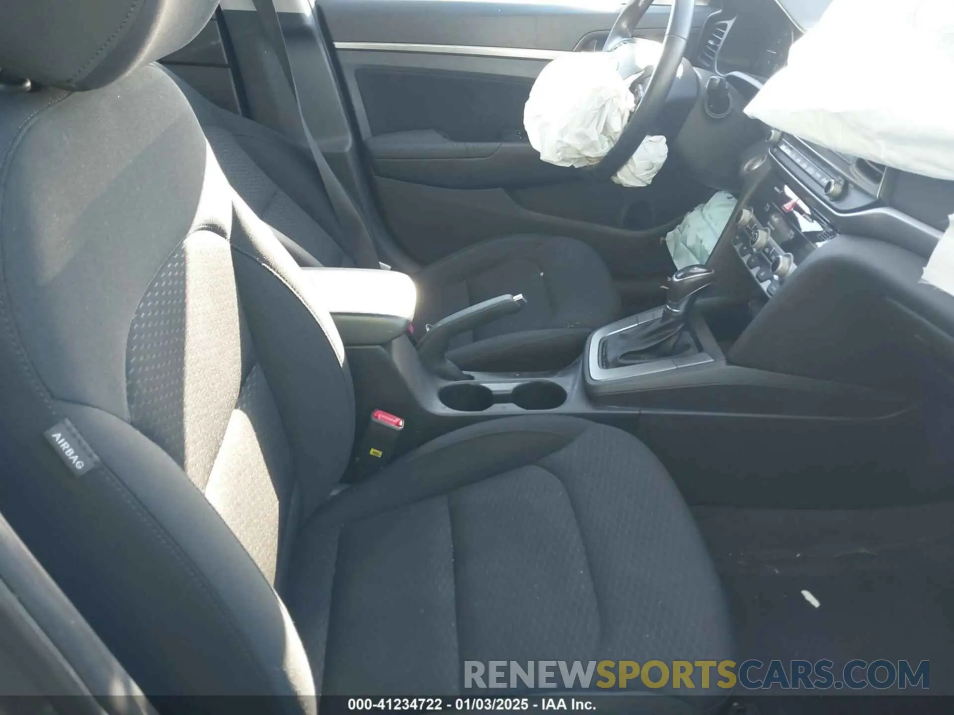 5 Photograph of a damaged car KMHD84LF6KU830703 HYUNDAI ELANTRA 2019