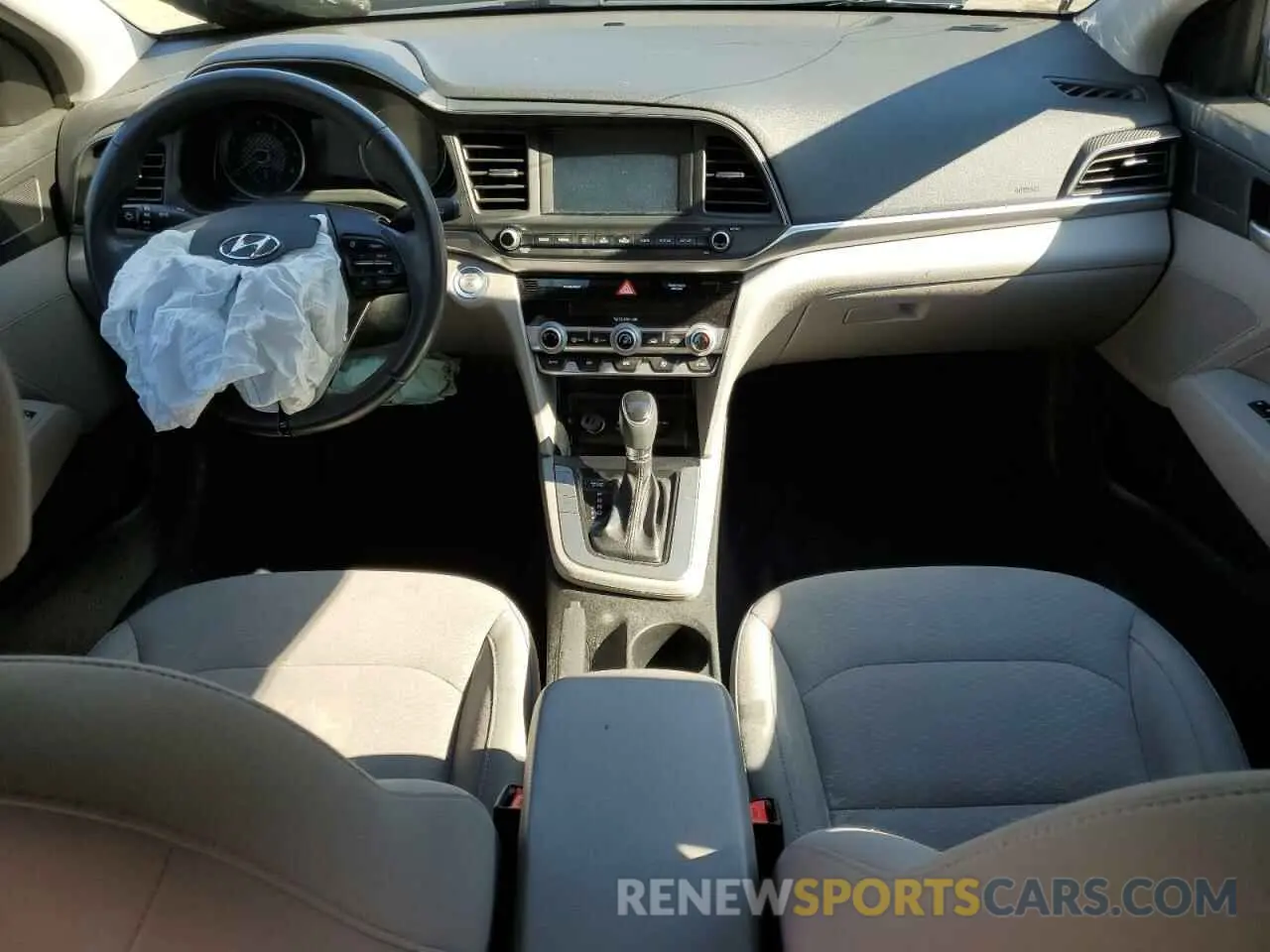8 Photograph of a damaged car KMHD84LF6KU877763 HYUNDAI ELANTRA 2019