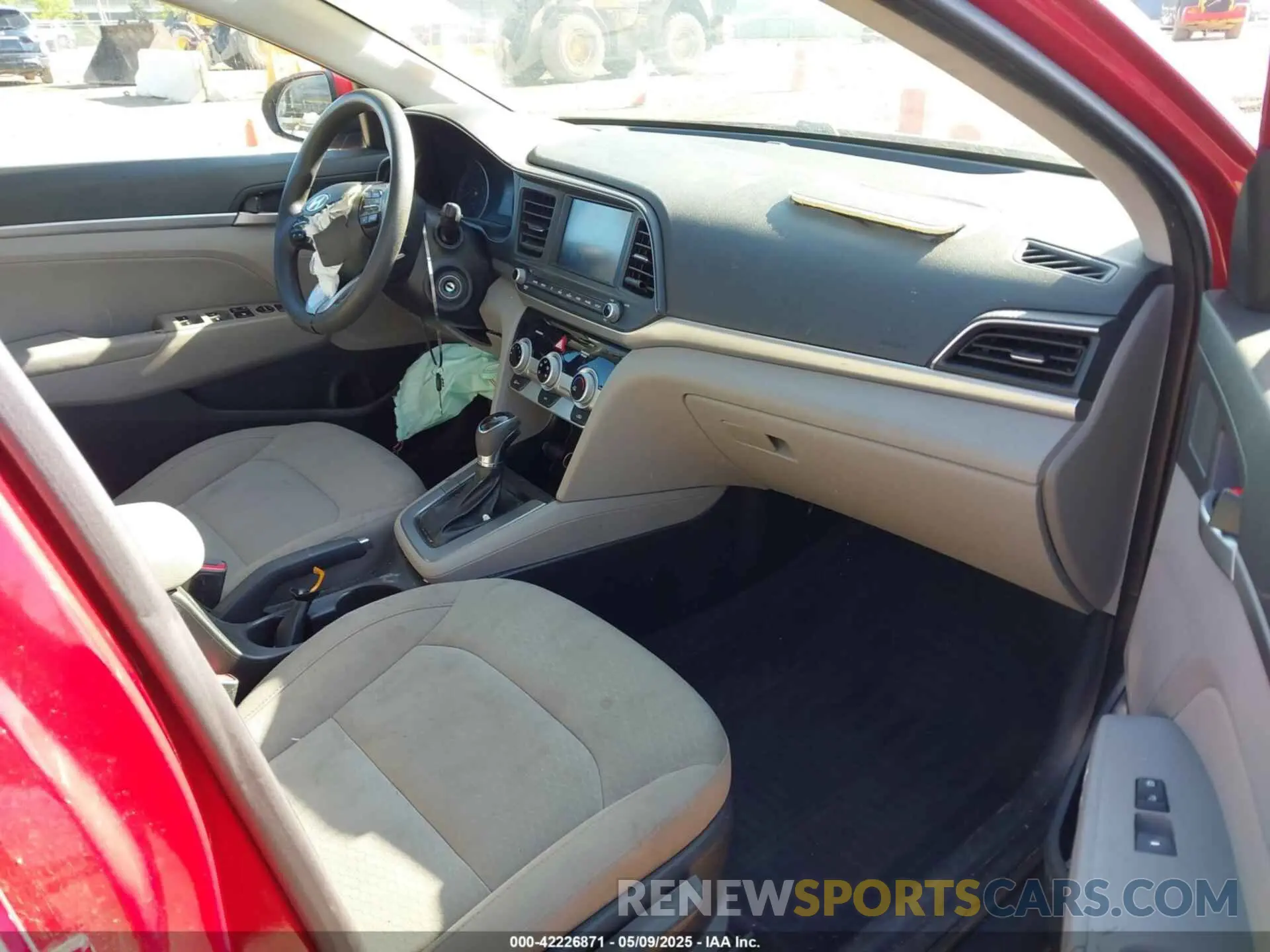 5 Photograph of a damaged car KMHD84LF7KU744526 HYUNDAI ELANTRA 2019