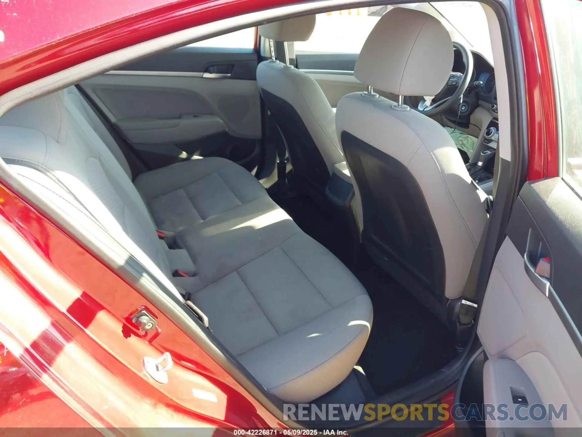 8 Photograph of a damaged car KMHD84LF7KU744526 HYUNDAI ELANTRA 2019