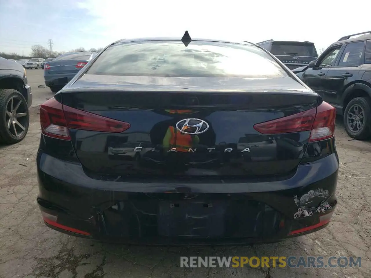 6 Photograph of a damaged car KMHD84LF7KU746308 HYUNDAI ELANTRA 2019