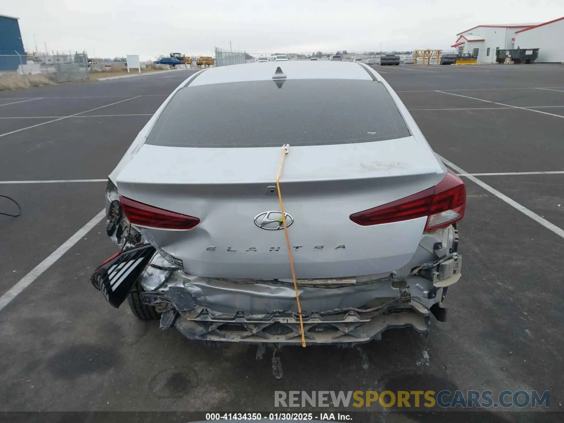 17 Photograph of a damaged car KMHD84LF7KU773329 HYUNDAI ELANTRA 2019