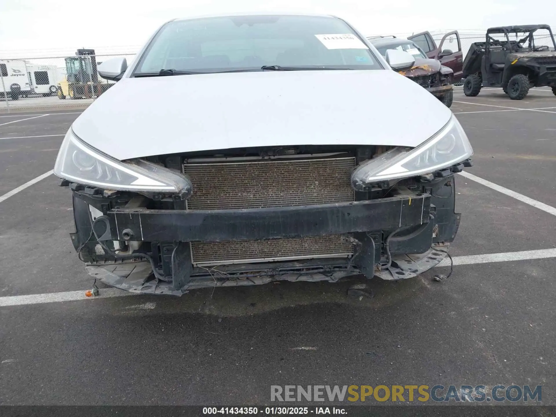 18 Photograph of a damaged car KMHD84LF7KU773329 HYUNDAI ELANTRA 2019