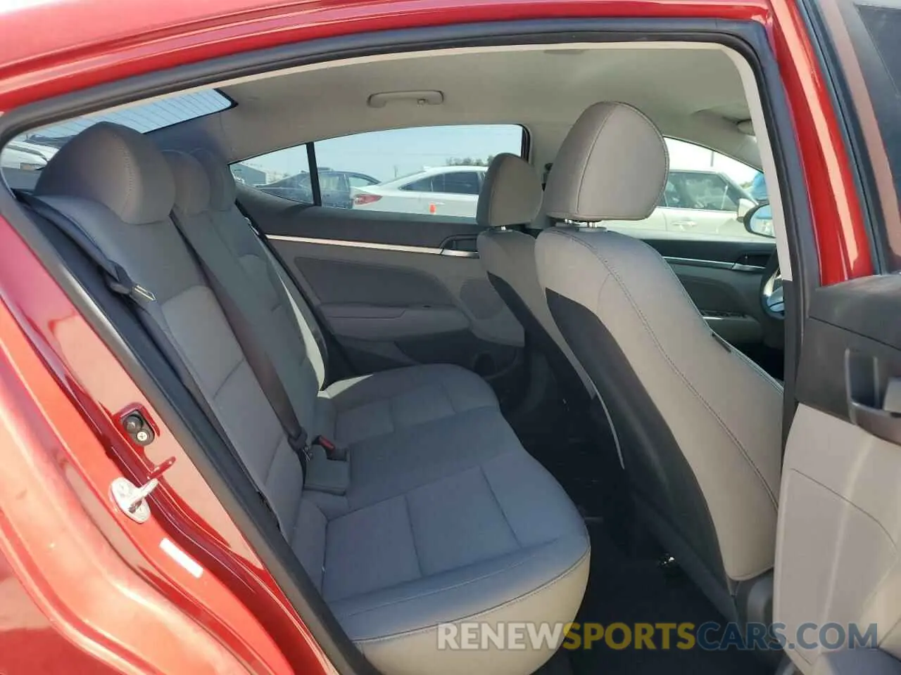 10 Photograph of a damaged car KMHD84LF7KU797792 HYUNDAI ELANTRA 2019