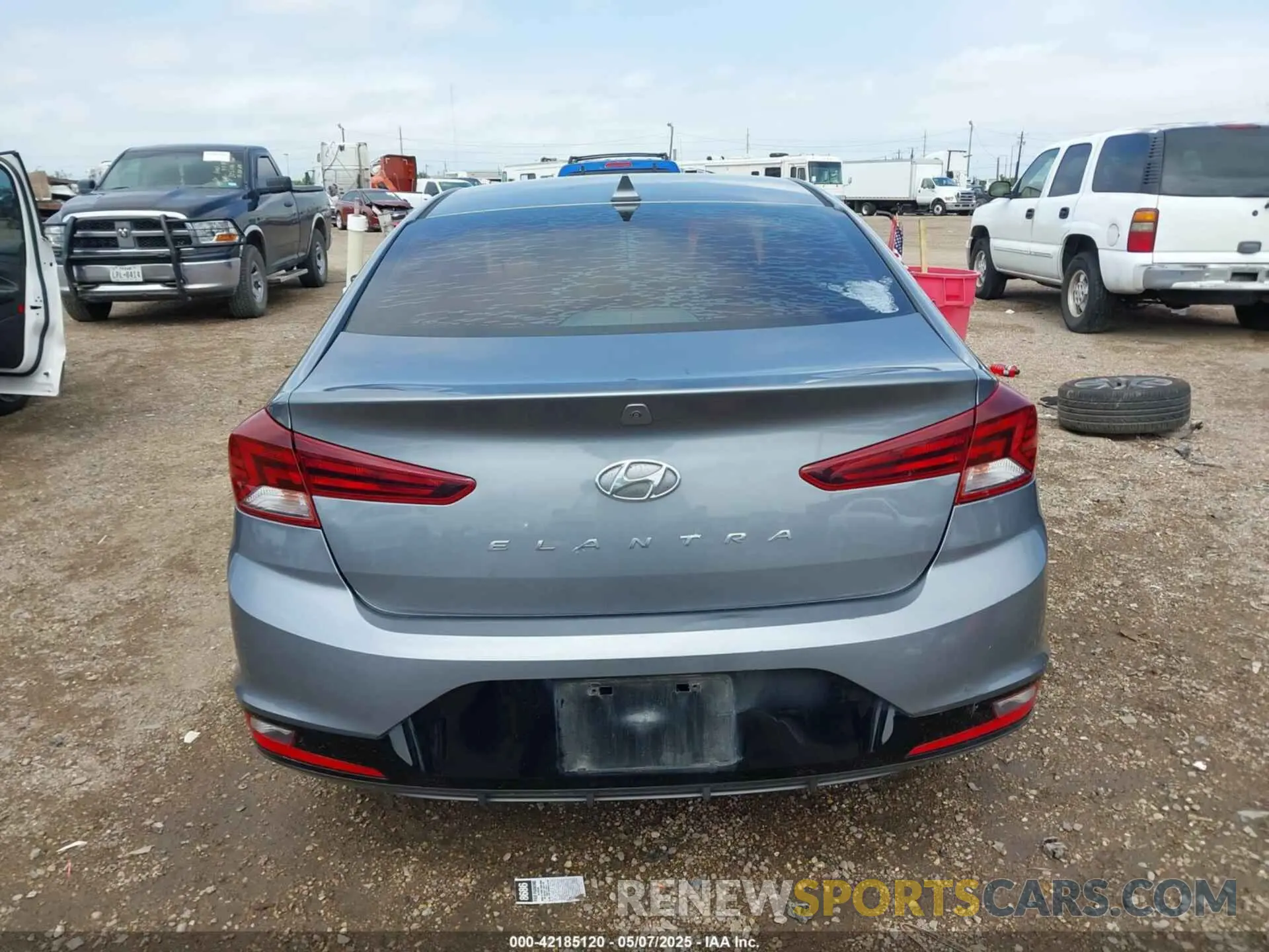 16 Photograph of a damaged car KMHD84LF7KU853603 HYUNDAI ELANTRA 2019