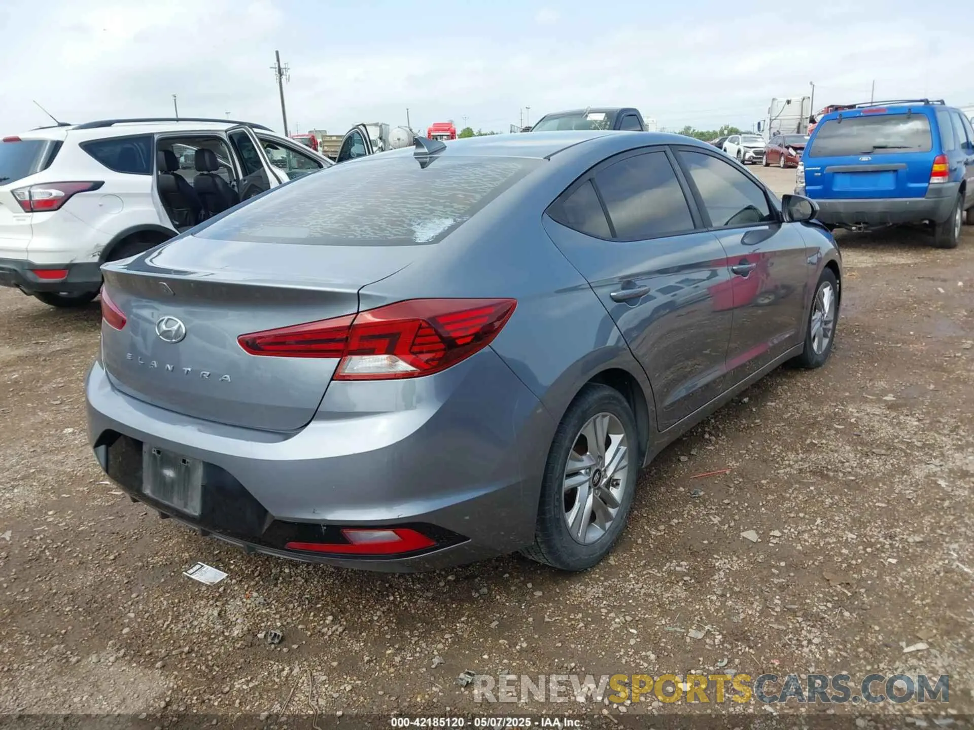 4 Photograph of a damaged car KMHD84LF7KU853603 HYUNDAI ELANTRA 2019