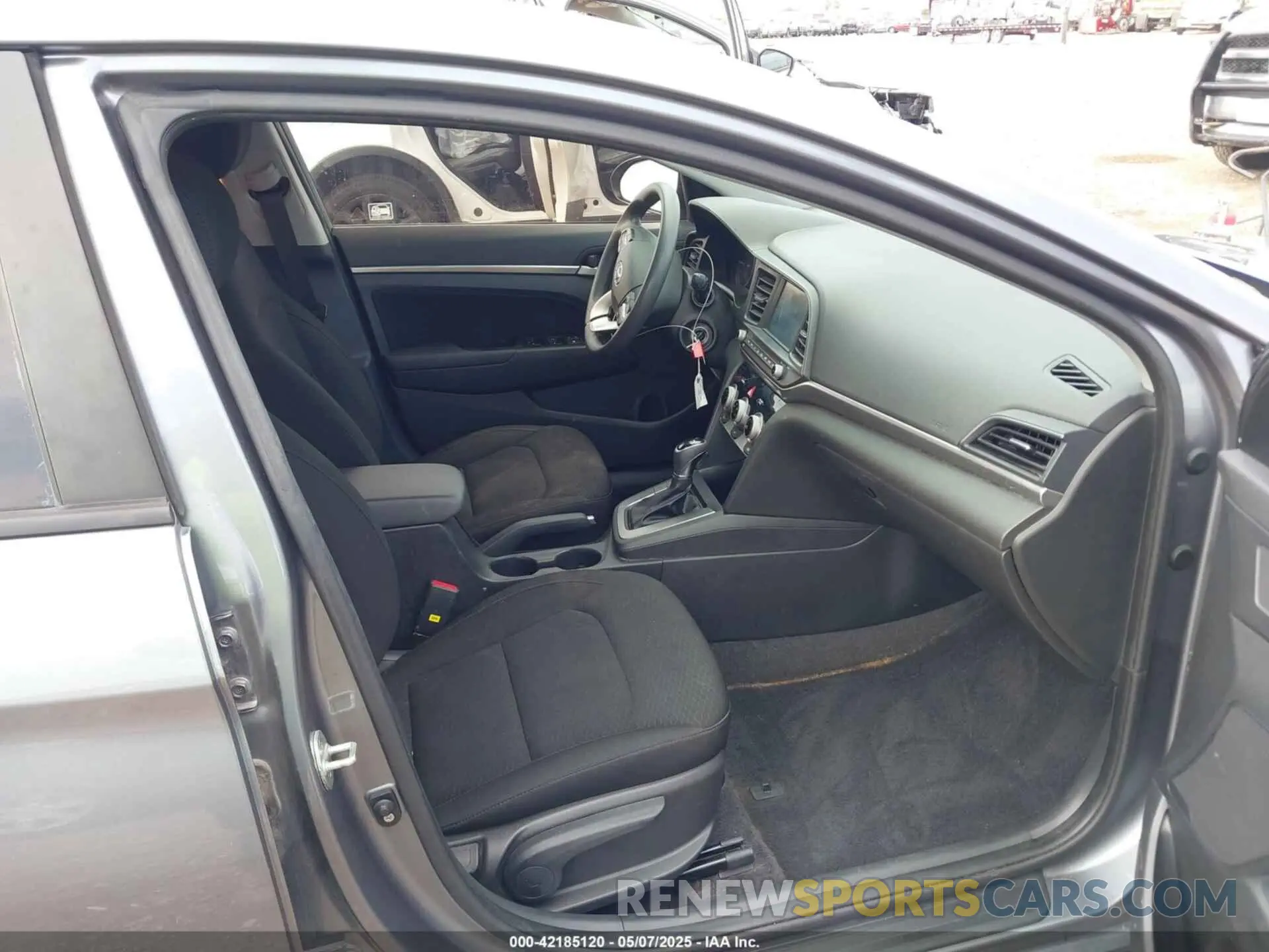 5 Photograph of a damaged car KMHD84LF7KU853603 HYUNDAI ELANTRA 2019