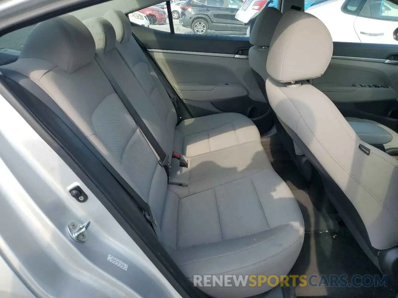 10 Photograph of a damaged car KMHD84LF8KU746320 HYUNDAI ELANTRA 2019