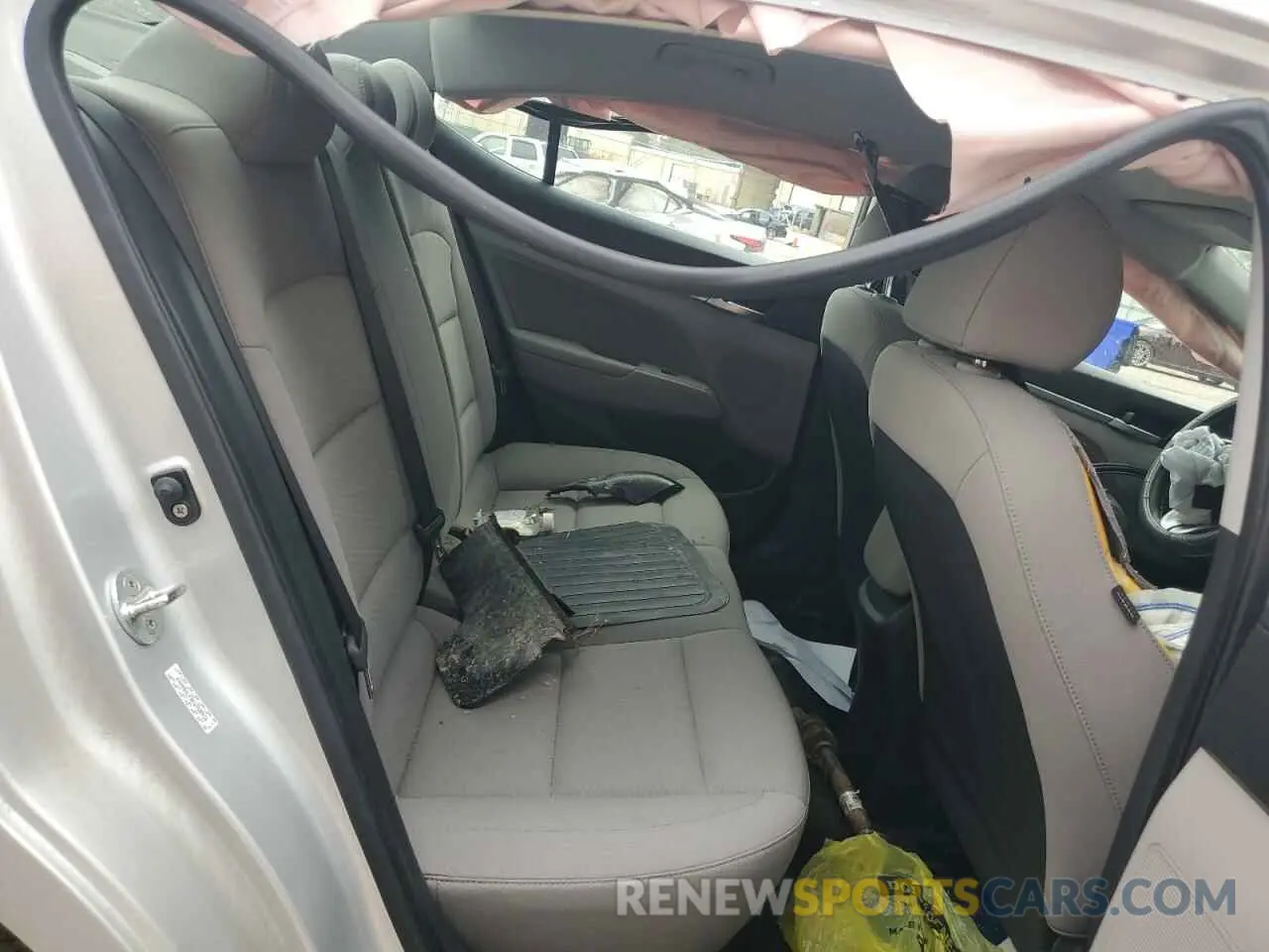 10 Photograph of a damaged car KMHD84LF8KU768916 HYUNDAI ELANTRA 2019