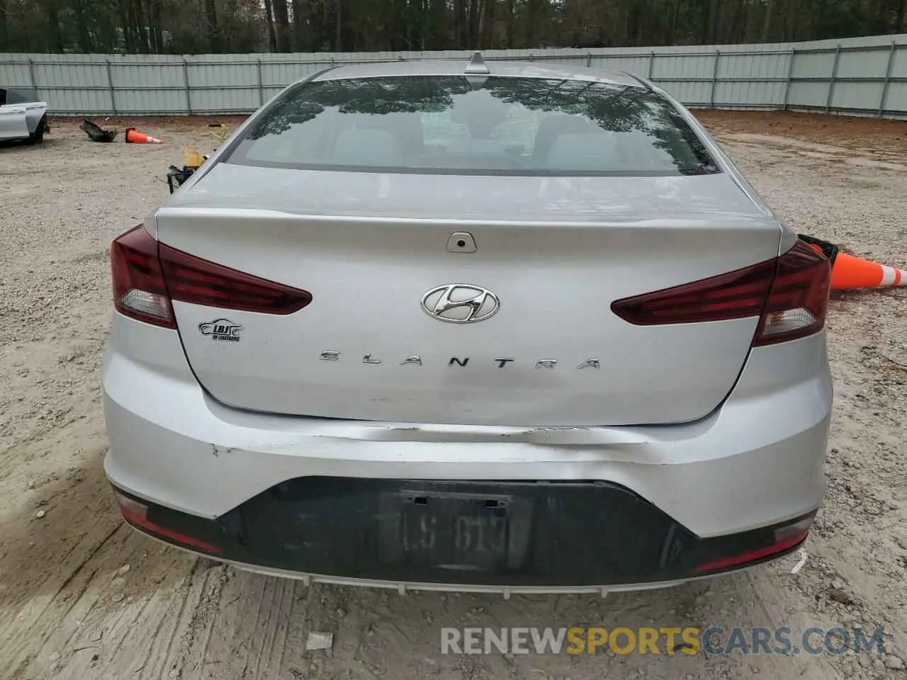 6 Photograph of a damaged car KMHD84LF8KU768916 HYUNDAI ELANTRA 2019