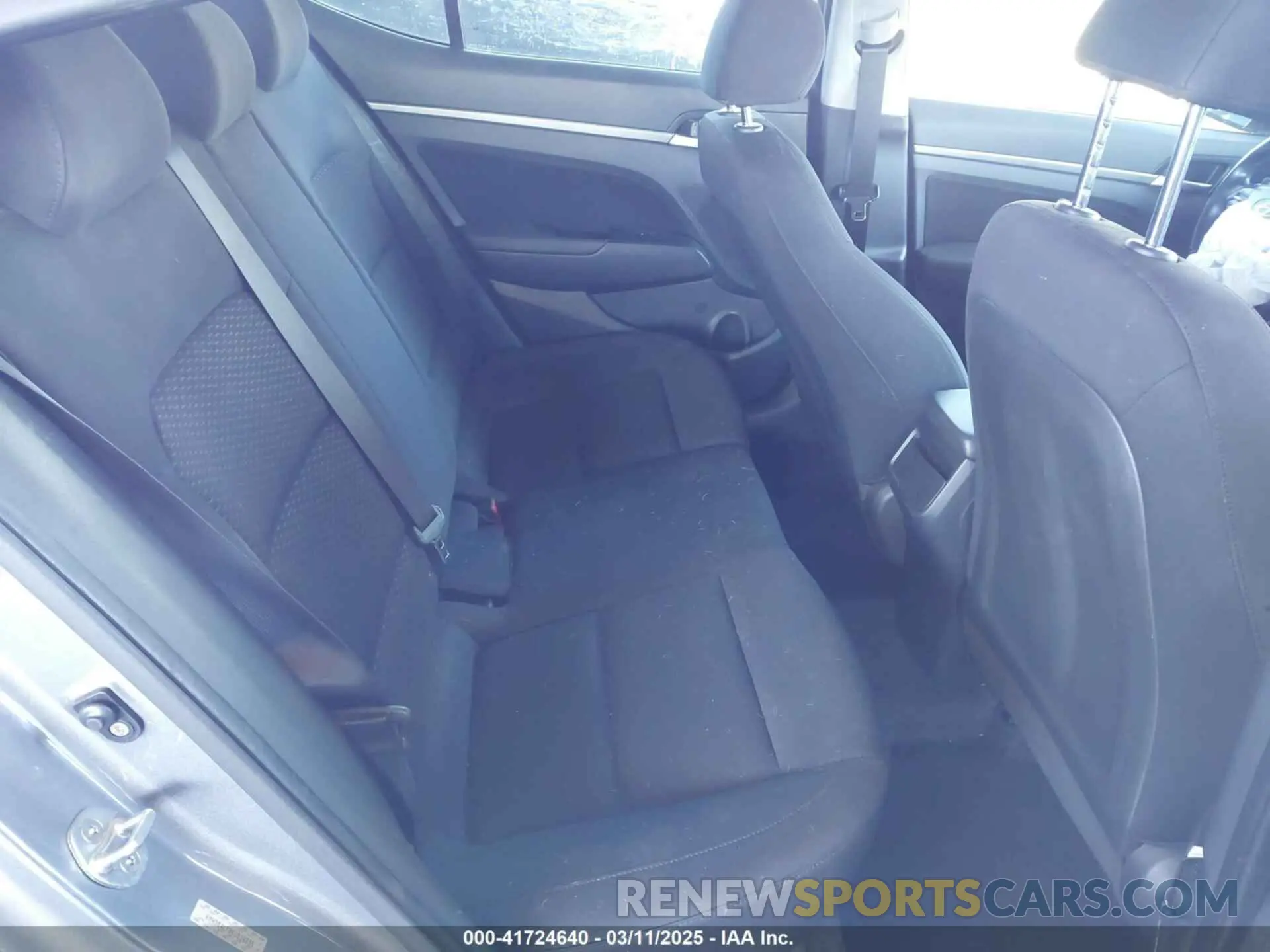 8 Photograph of a damaged car KMHD84LF8KU816835 HYUNDAI ELANTRA 2019