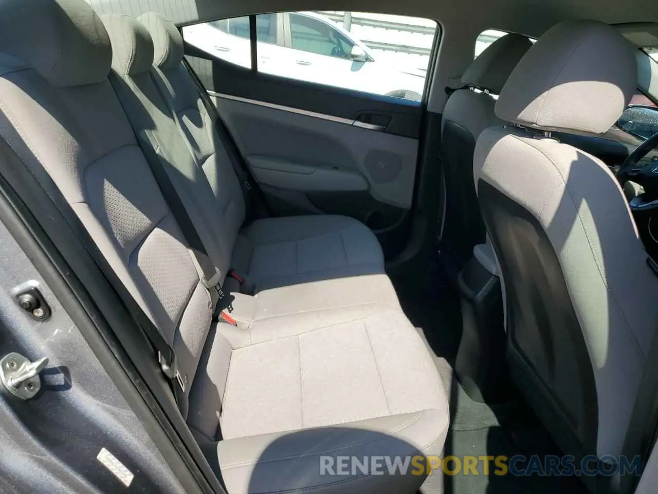 10 Photograph of a damaged car KMHD84LF8KU823736 HYUNDAI ELANTRA 2019